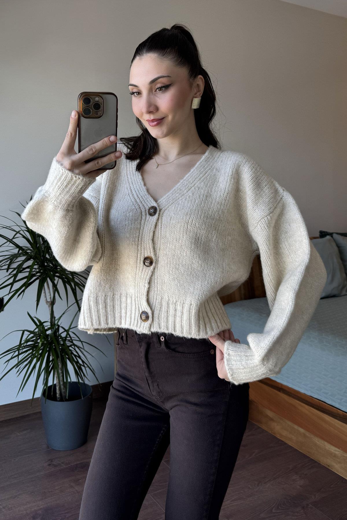 Krem Aura V Yaka Basic Hırka