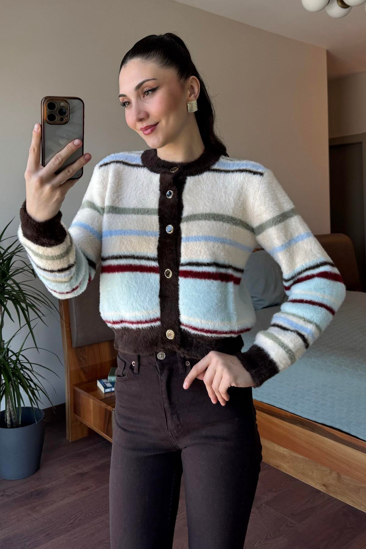 Krem Felicita Çizgili Peluş Hırka