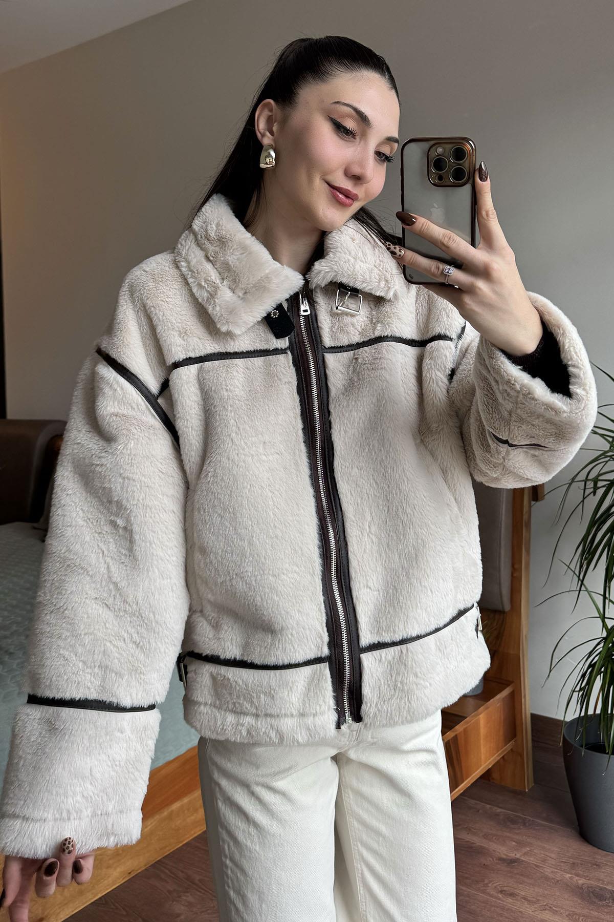 Krem Ters Detaylı Peluş Lamineli Mont