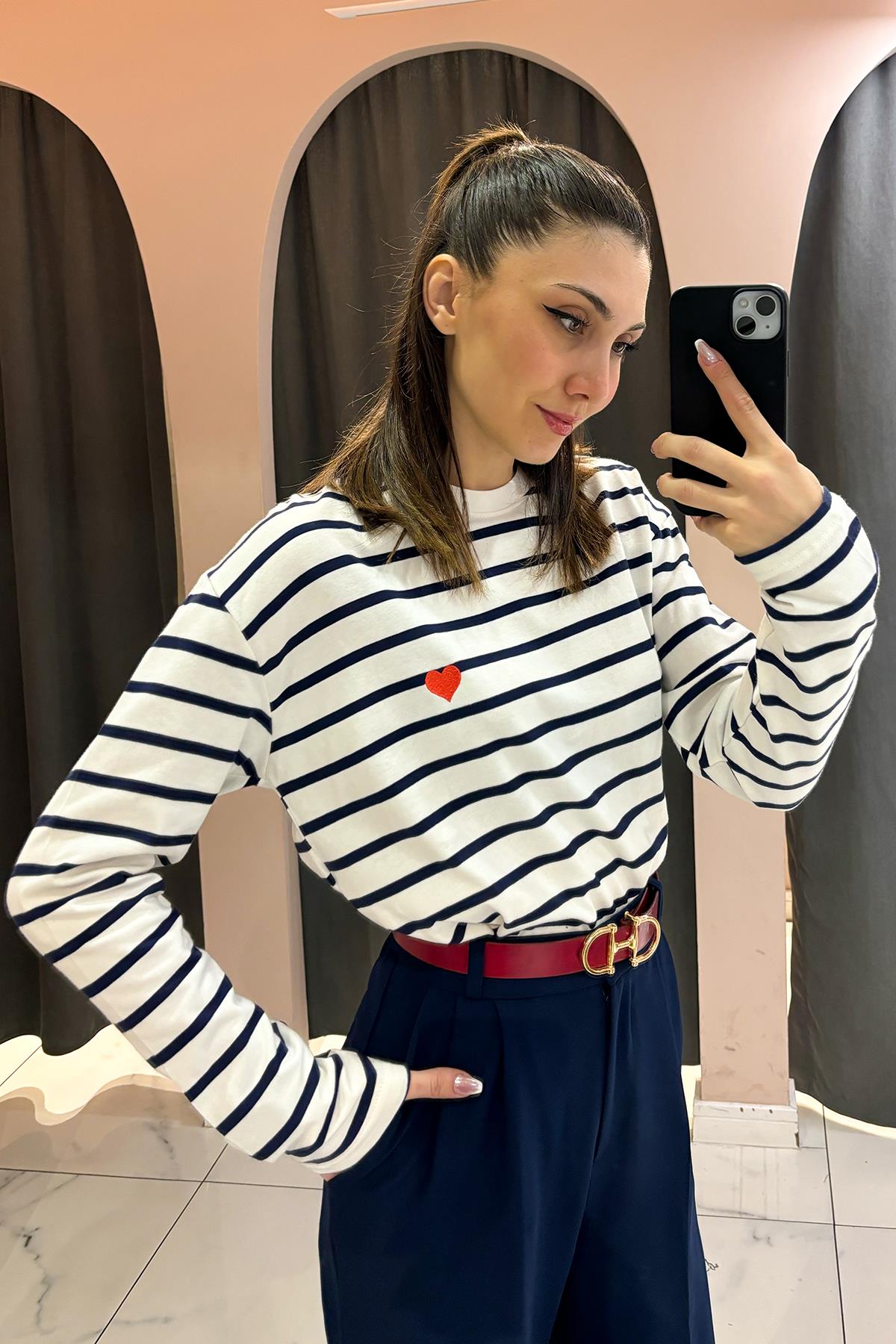Lacivert Kalp Nakışlı Çizgili Sweatshirt