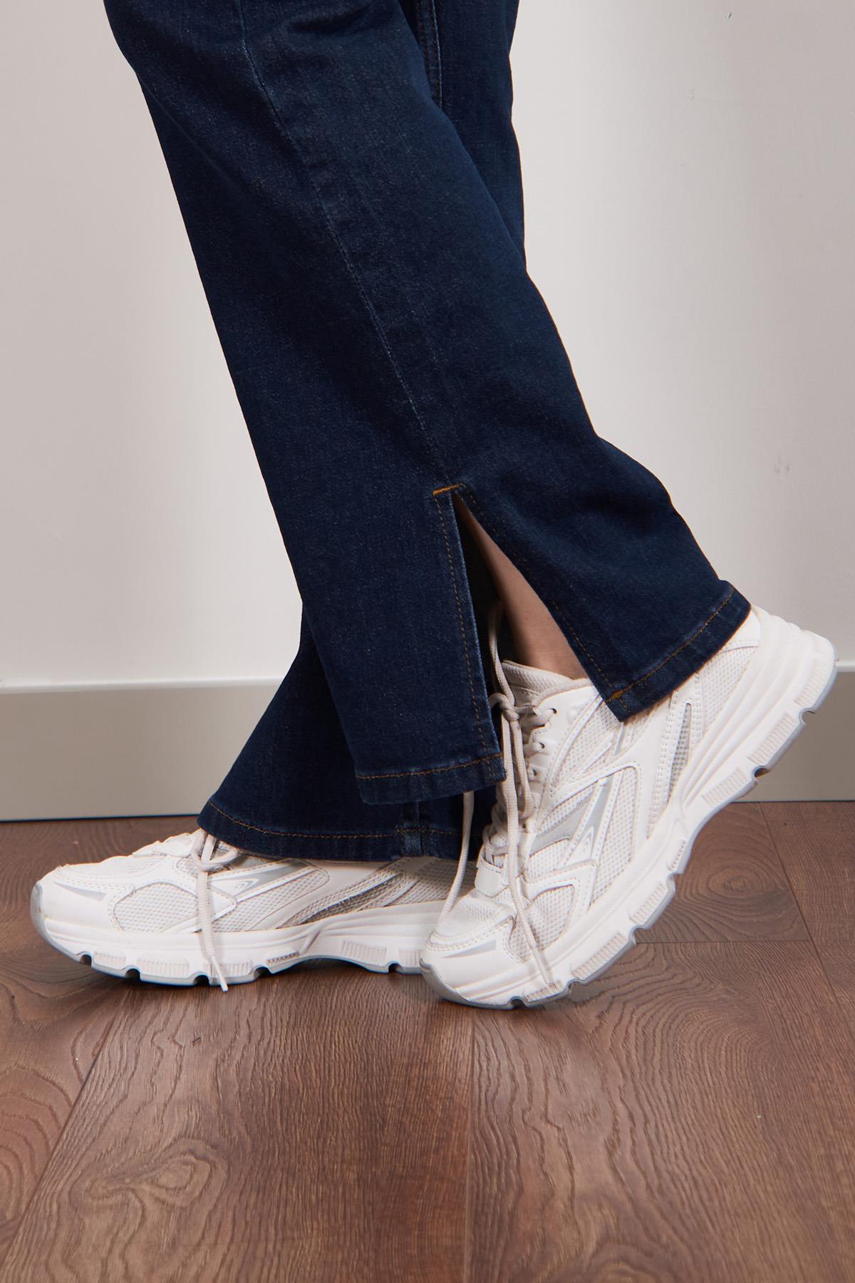 Lacivert Push Up Yandan Yırtmaçlı Jean