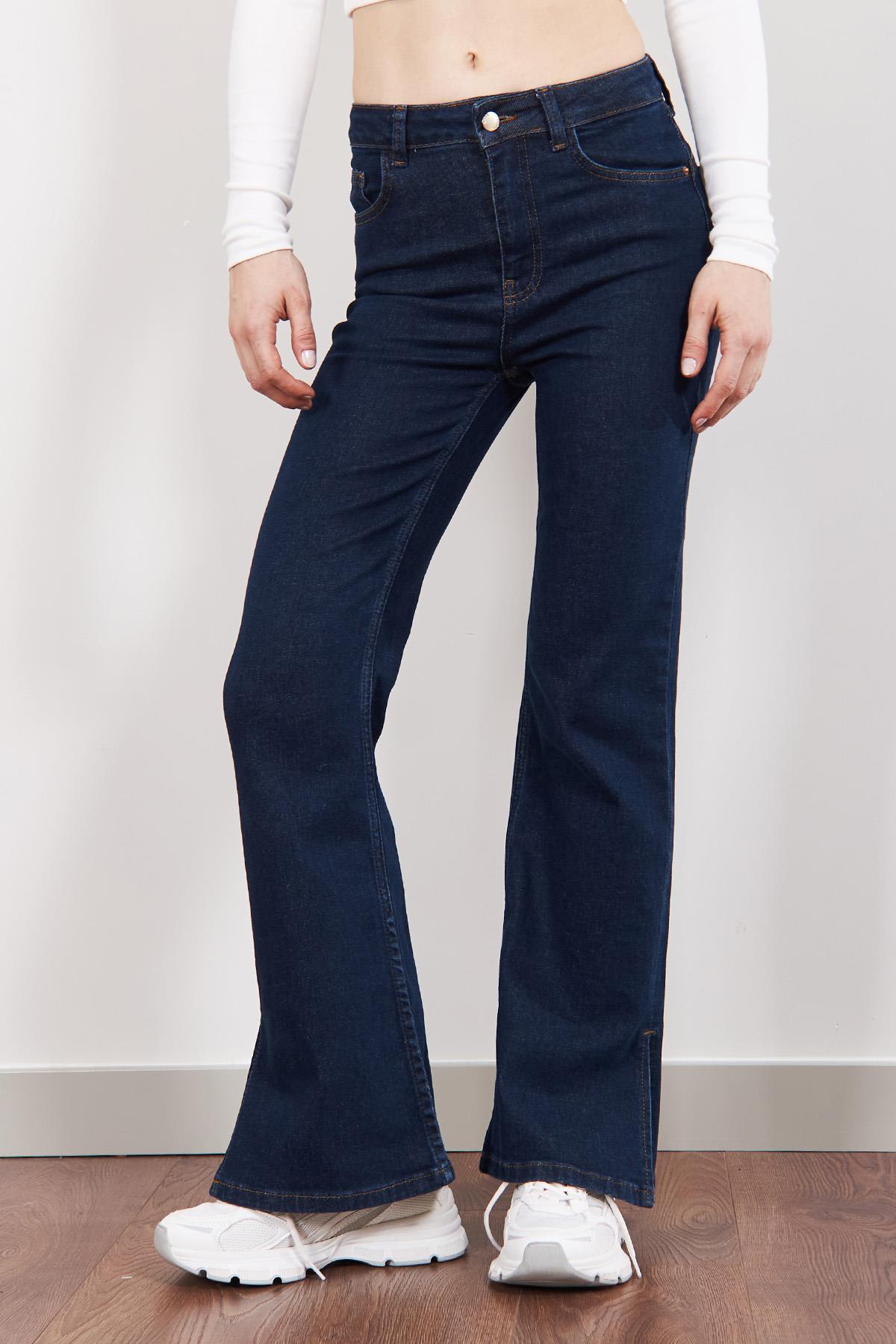 Lacivert Push Up Yandan Yırtmaçlı Jean