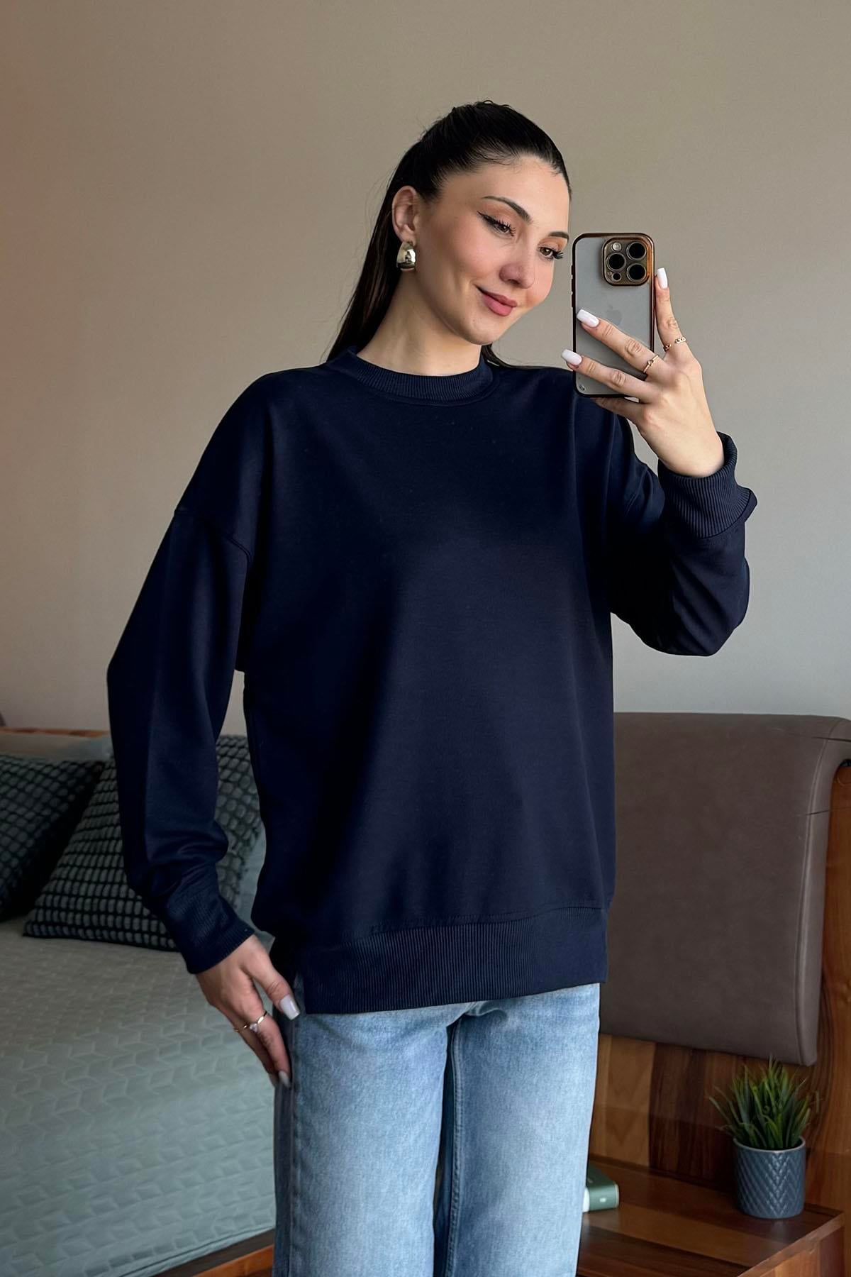 Lacivert Yakası ve Kolları Ribanalı Basic Sweatshirt