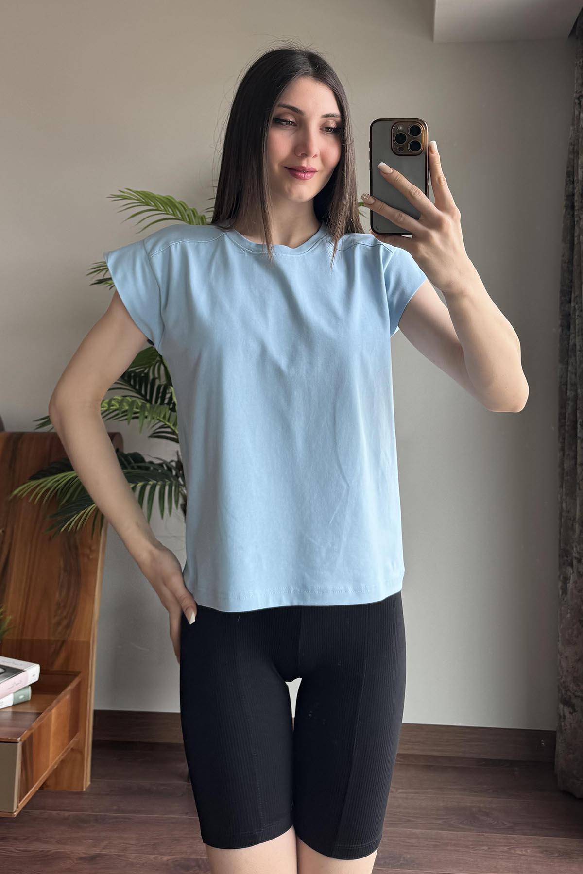 Mavi Kol Detaylı T Shirt