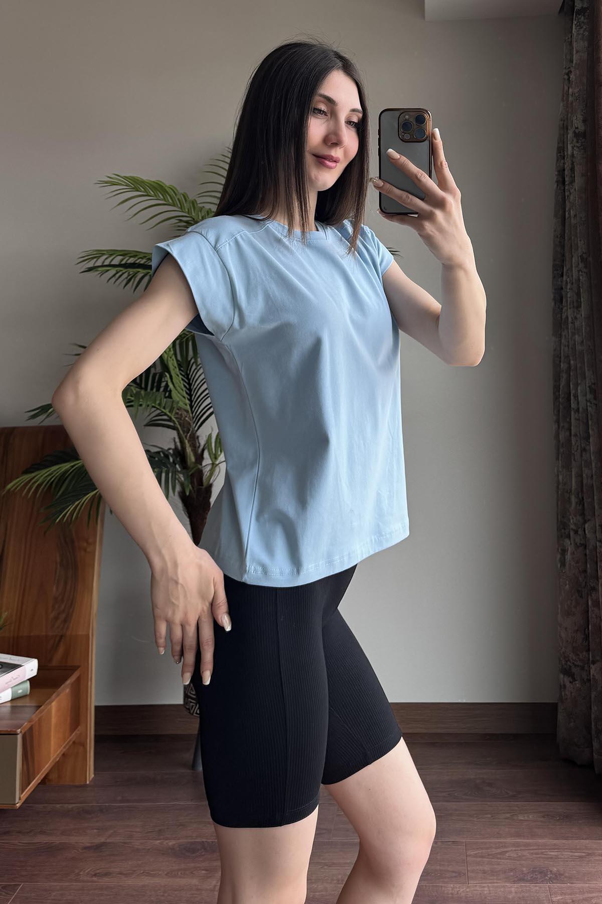 Mavi Kol Detaylı T Shirt