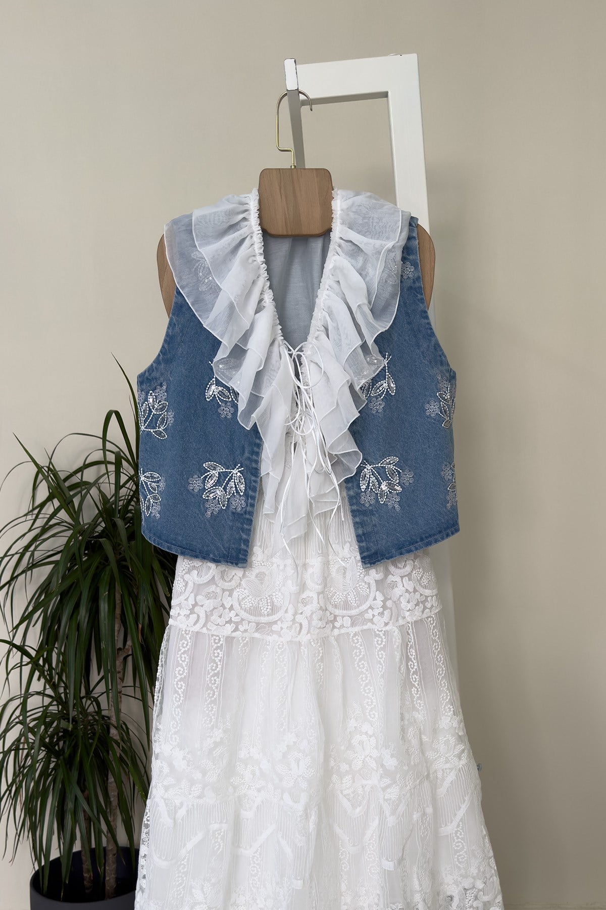 Mavi Nakış İşlemeli Denim Yelek