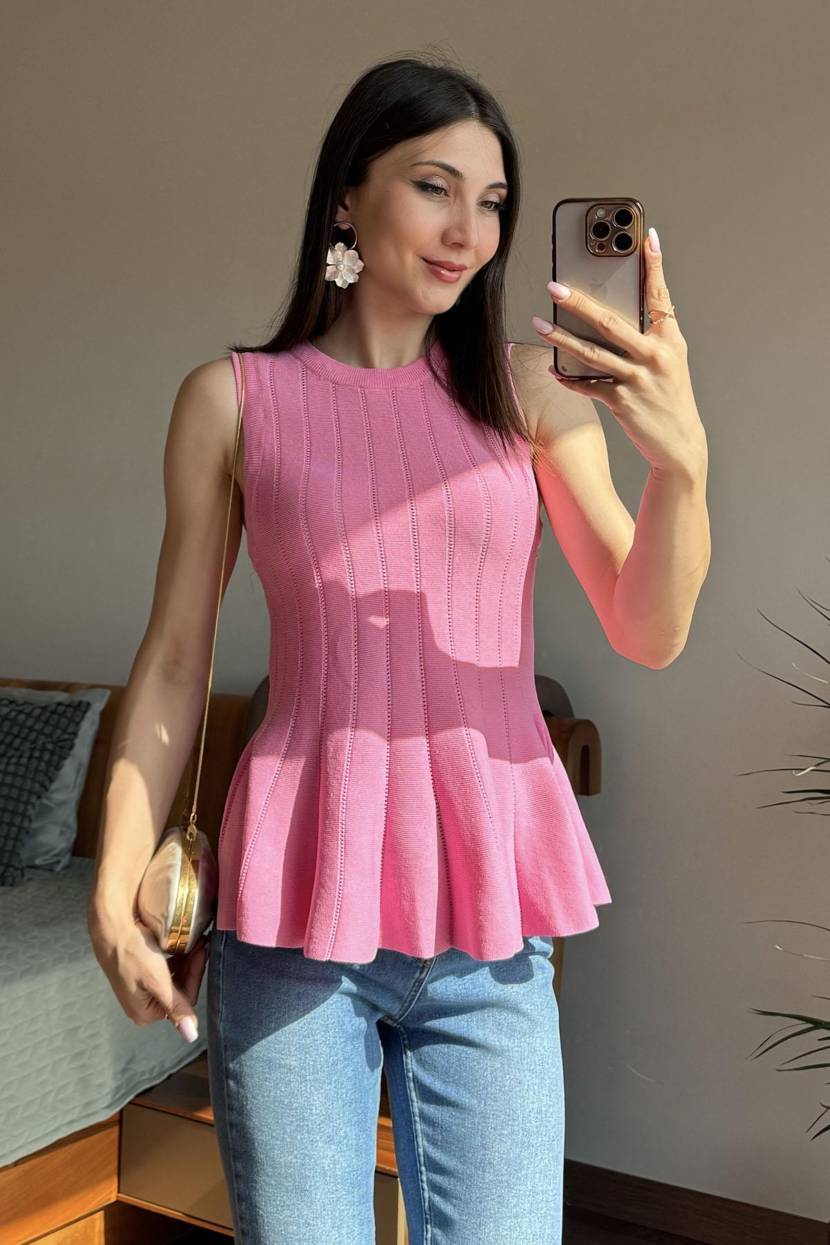 Pembe Belden Oturtmalı Volanlı Bluz