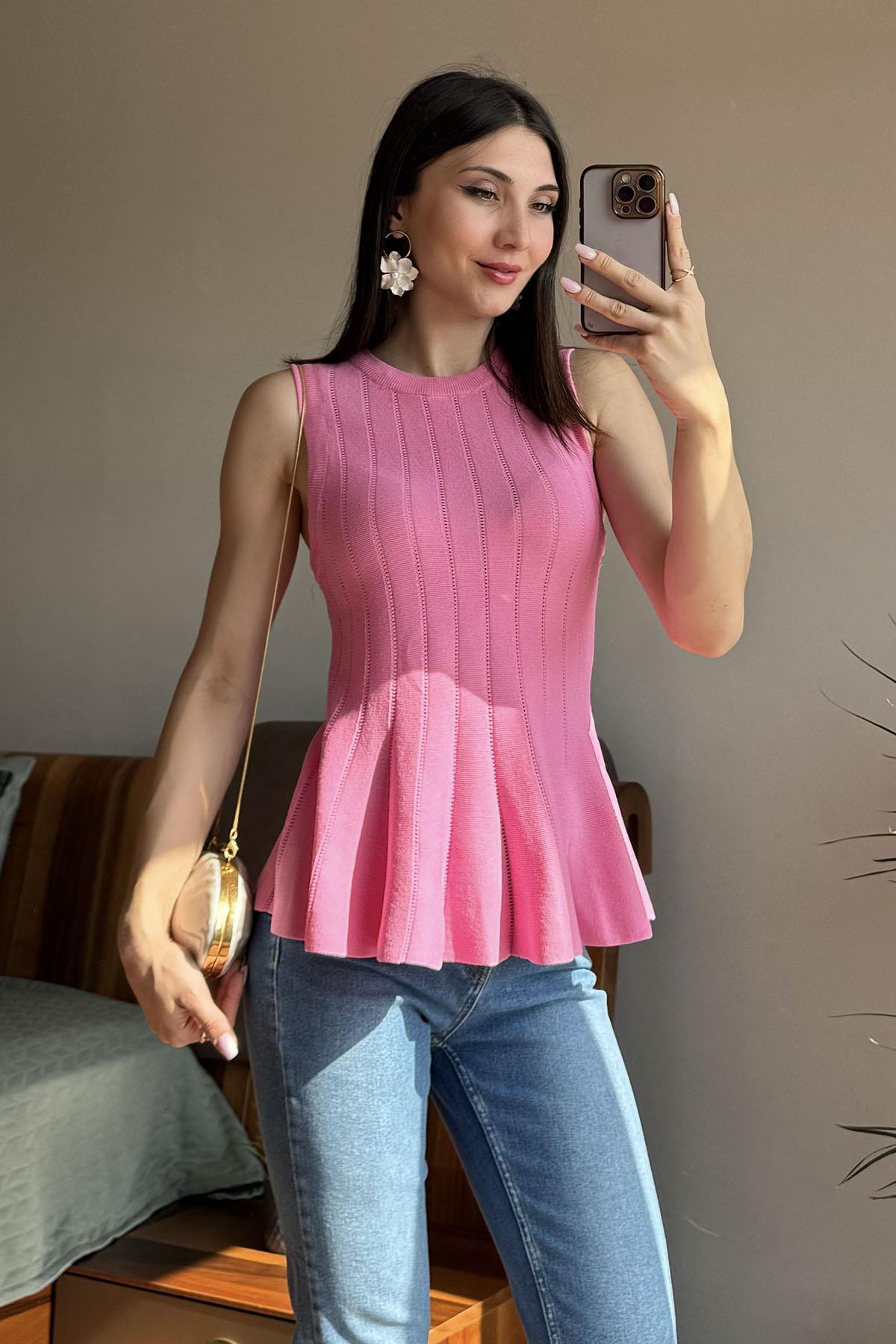 Pembe Belden Oturtmalı Volanlı Bluz