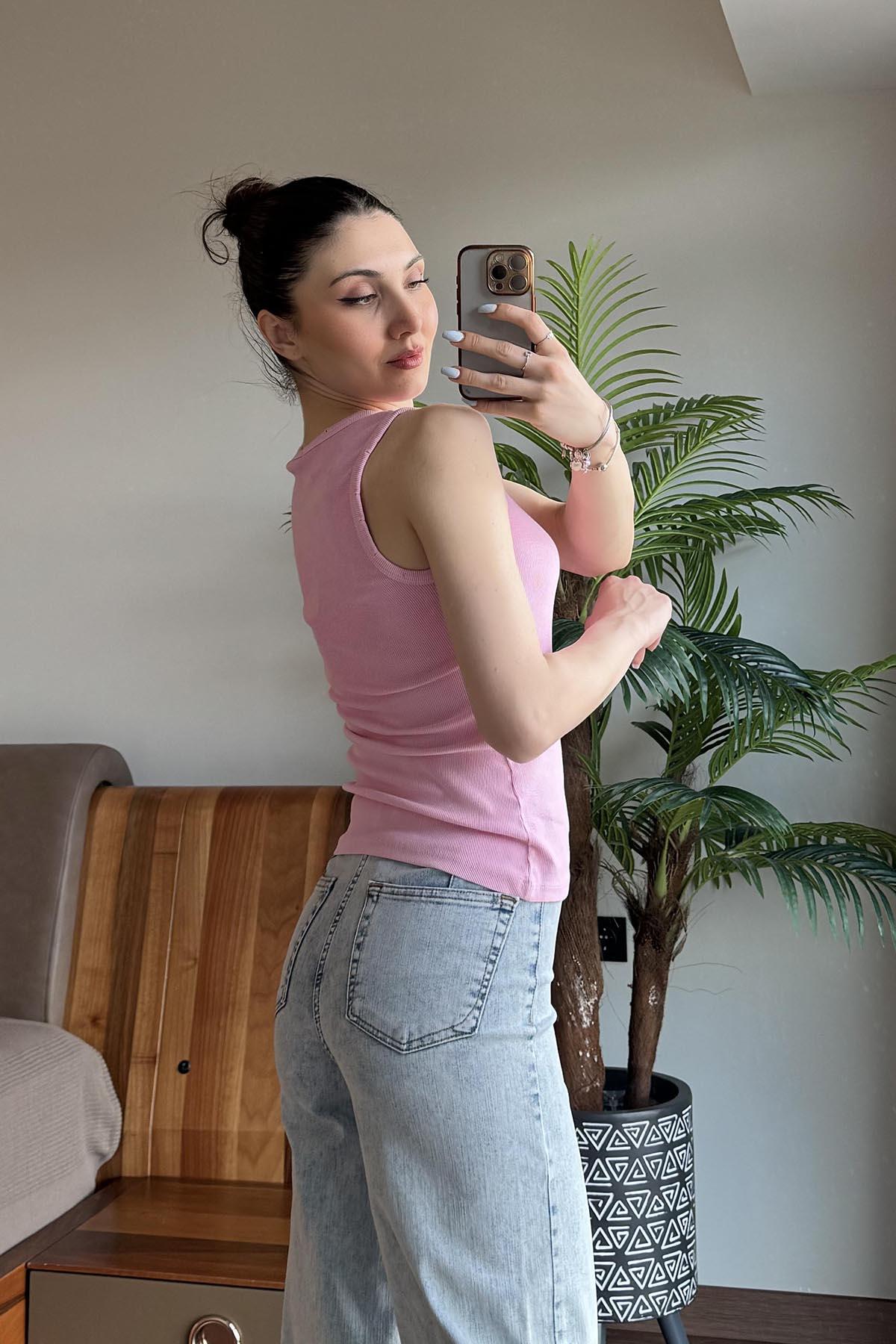 Pembe Çıtçıtlı Atlet