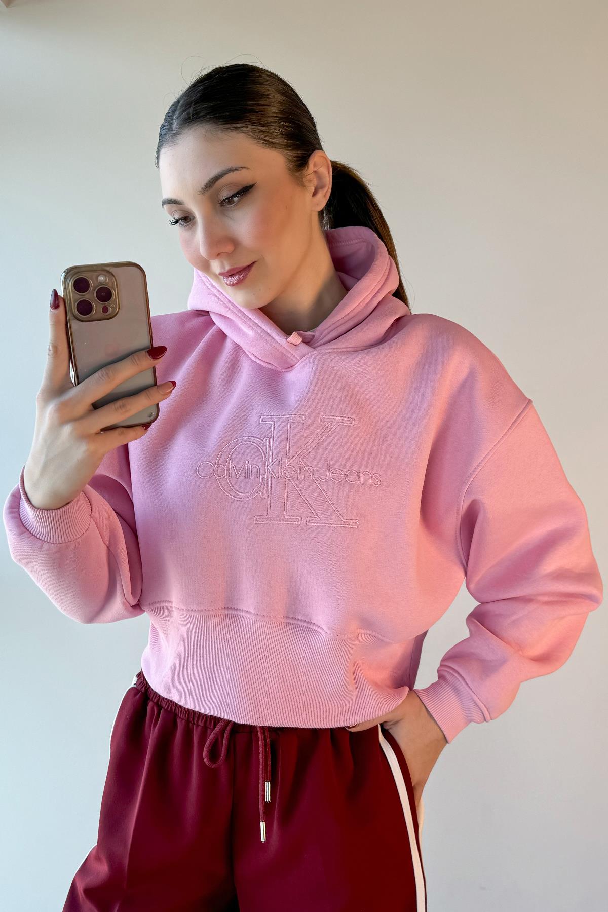 Pembe Nakış Detaylı Kapüşonlu Crop Sweatshirt