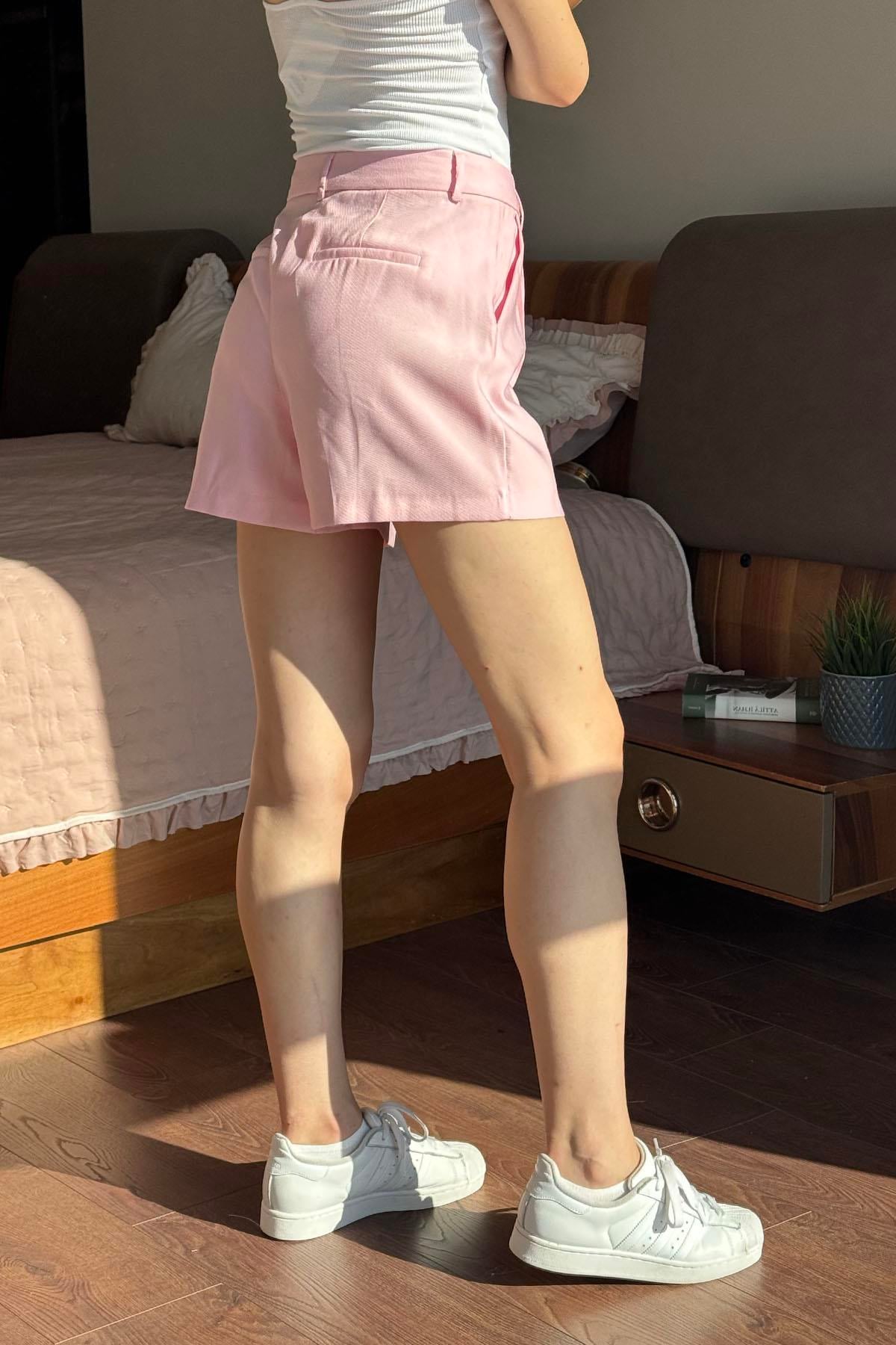 Pembe Şehir Boy Kumaş Şort