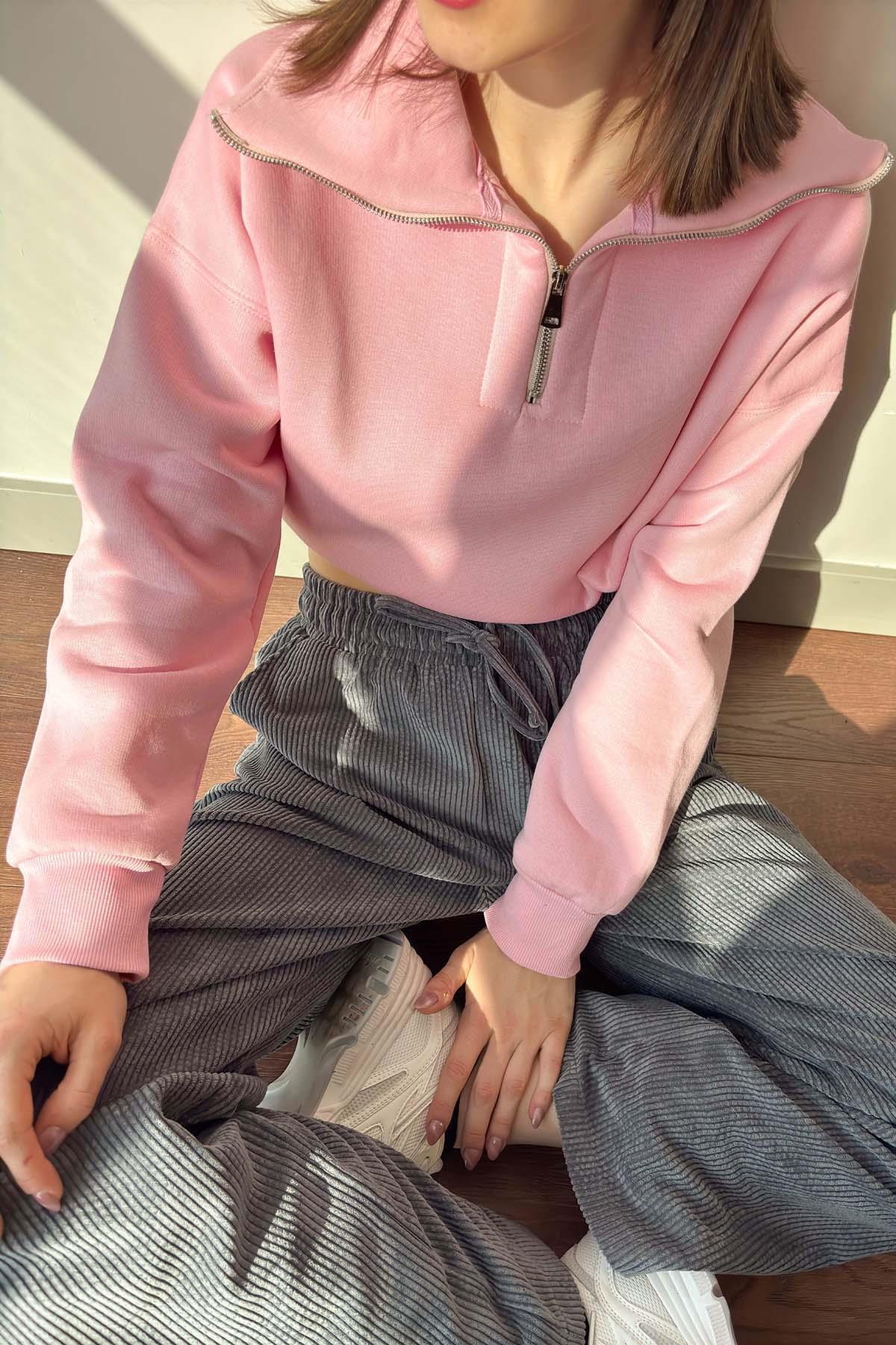 Pembe Yaka Detaylı Crop Sweatshirt