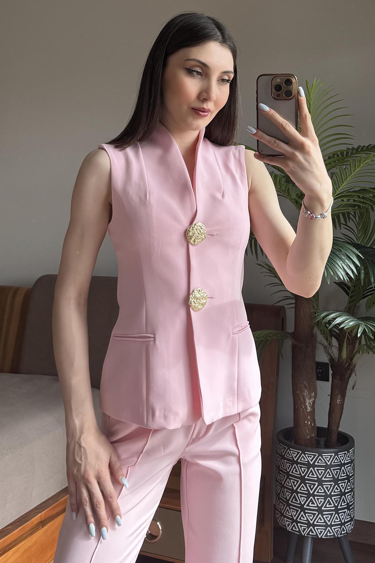 Pembe Yelekli Takım