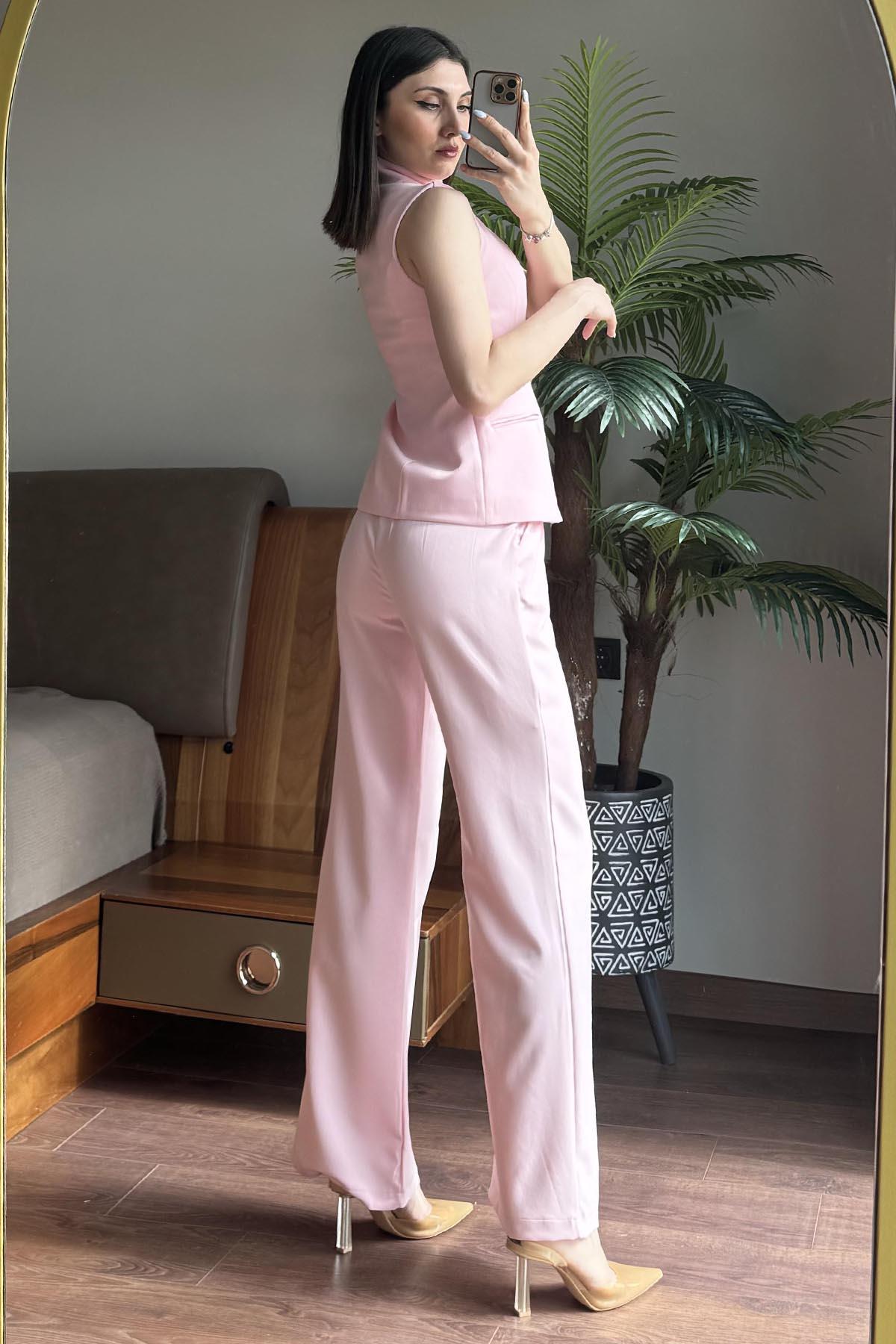 Pembe Yelekli Takım