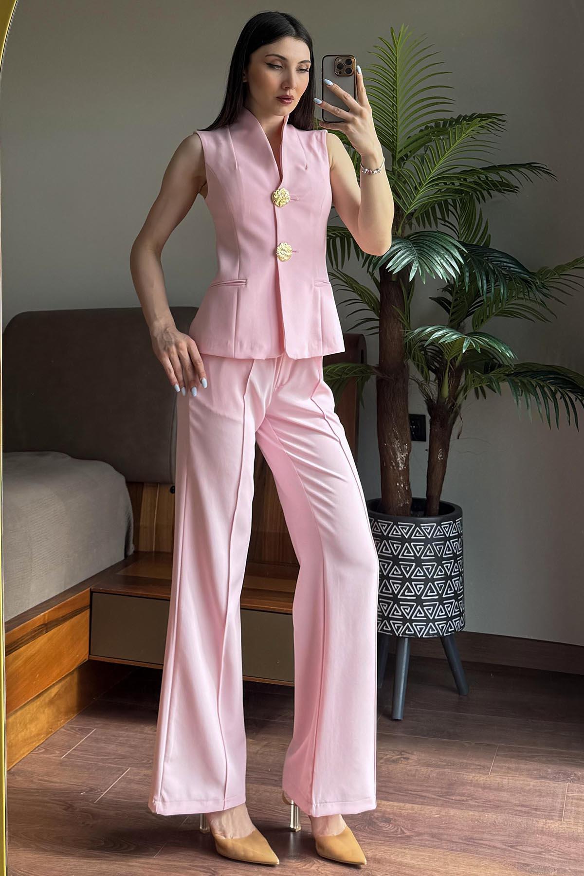 Pembe Yelekli Takım