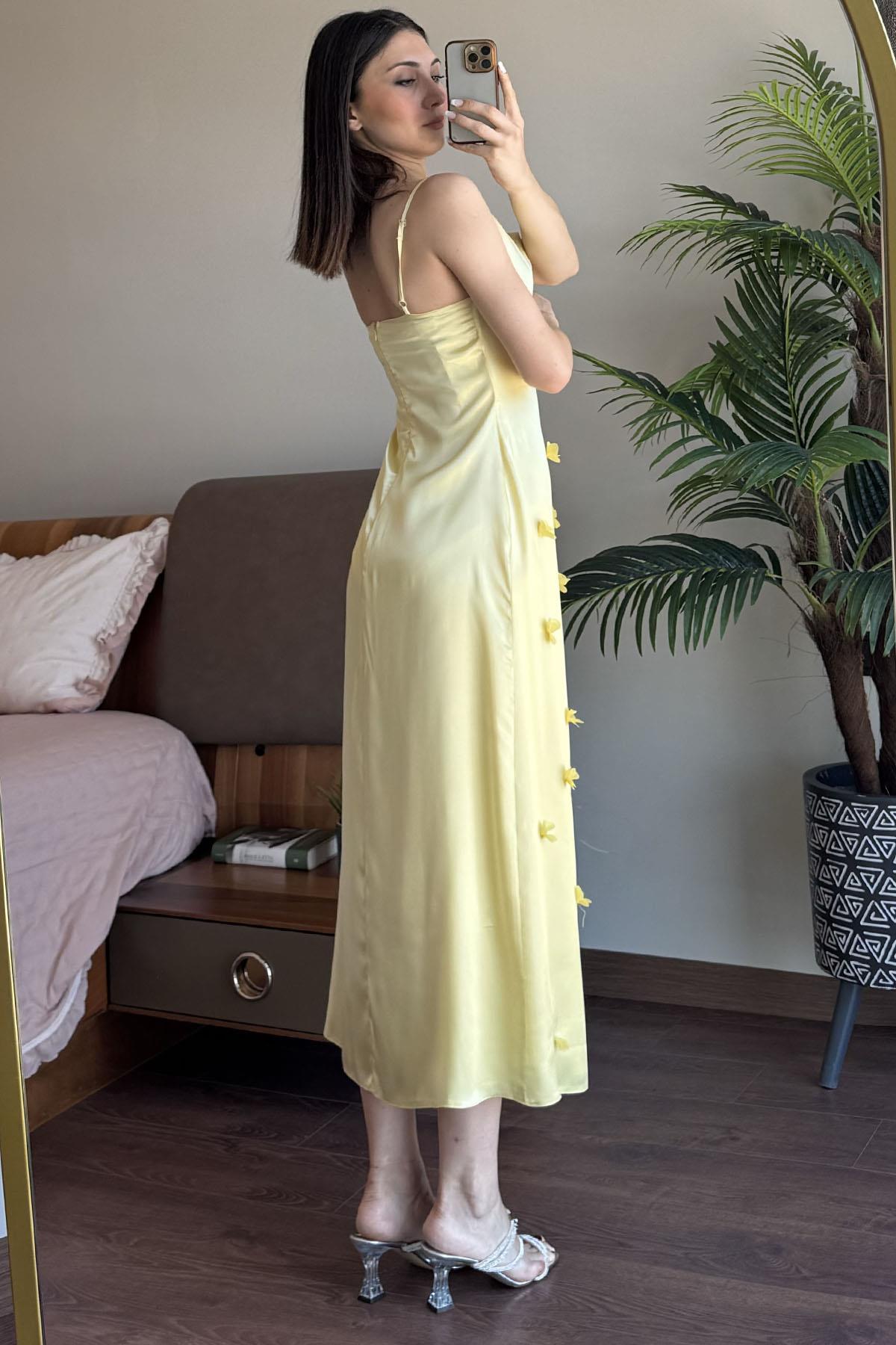 Sarı Çiçek Detaylı Degaje Yaka Saten Elbise