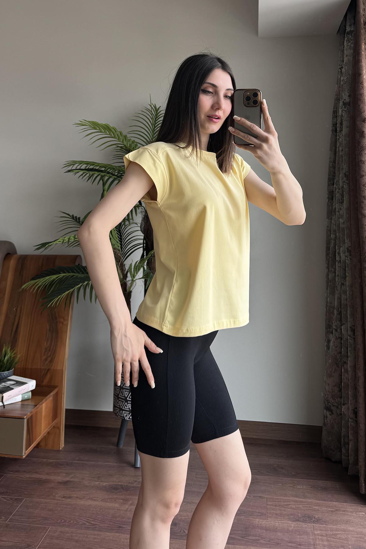 Sarı Kol Detaylı T Shirt