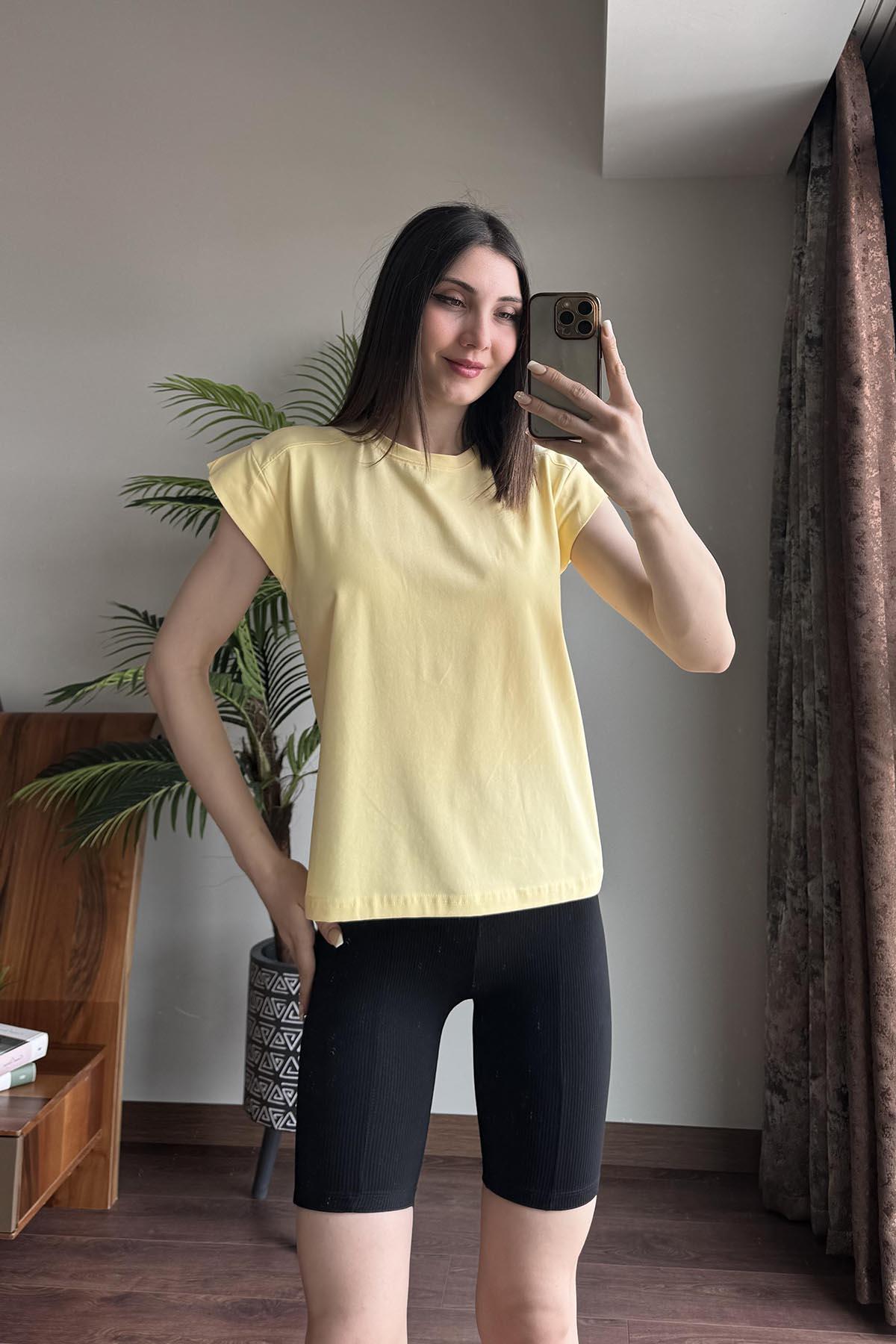 Sarı Kol Detaylı T Shirt