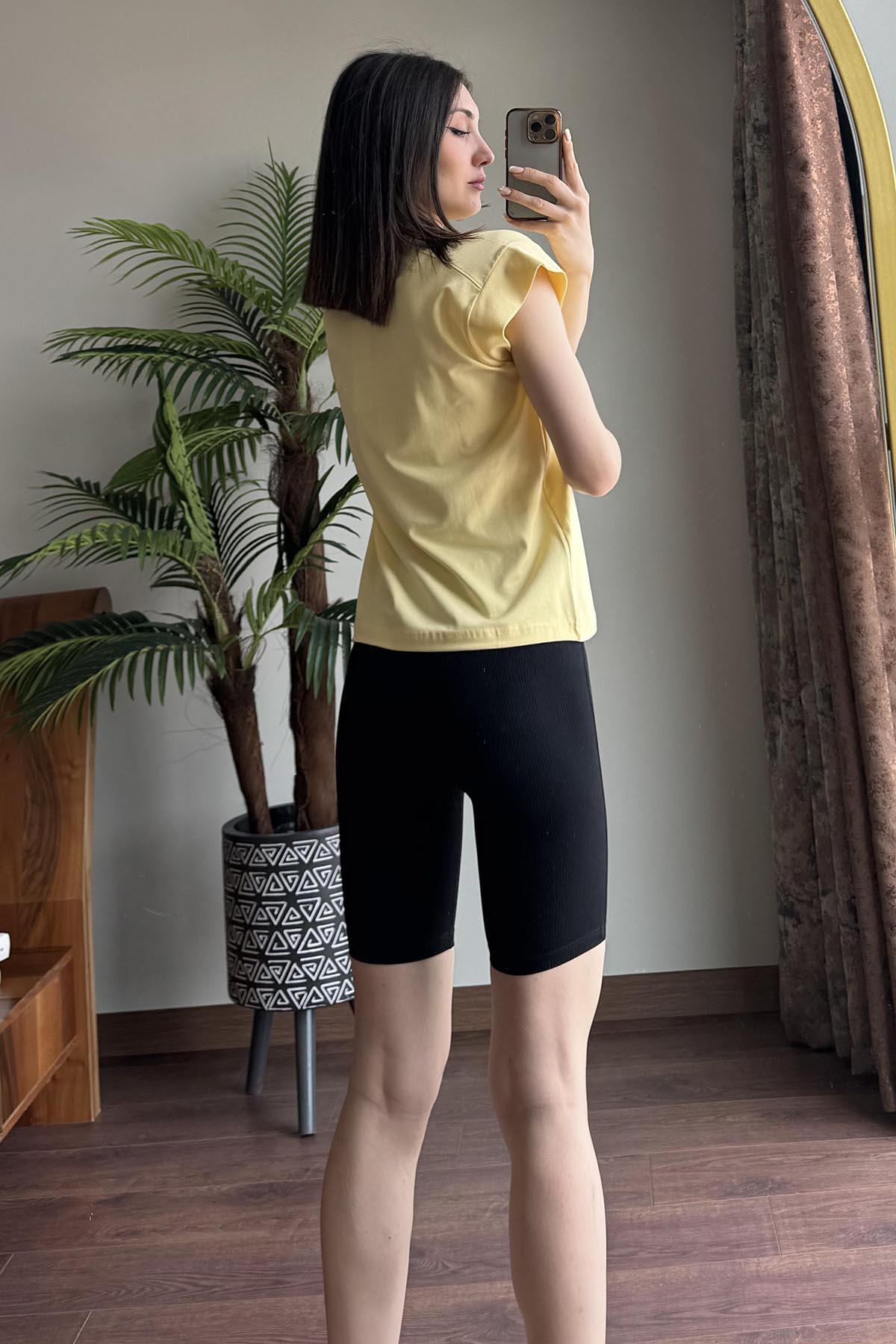 Sarı Kol Detaylı T Shirt