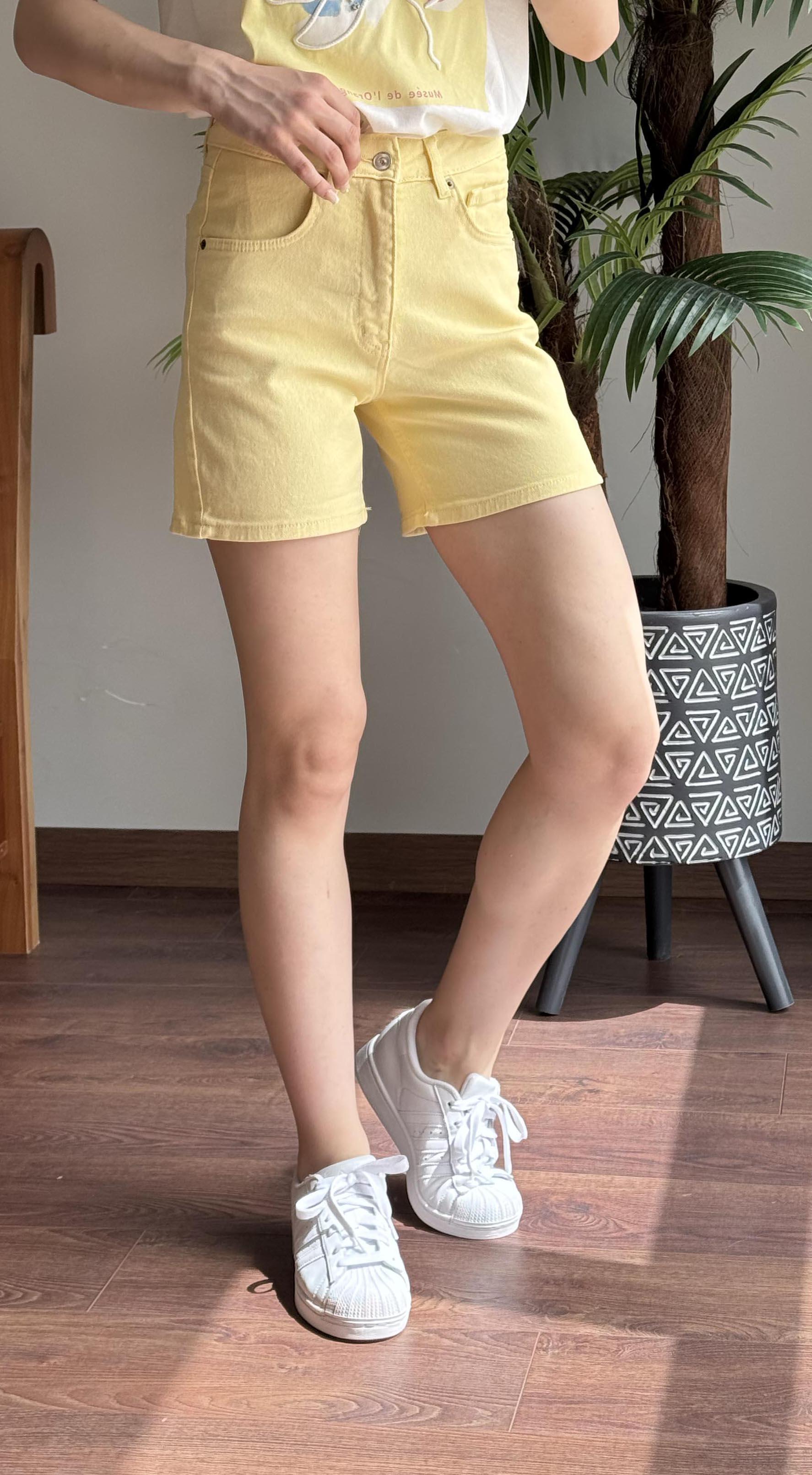 Sarı Şehir Boy Denim Şort