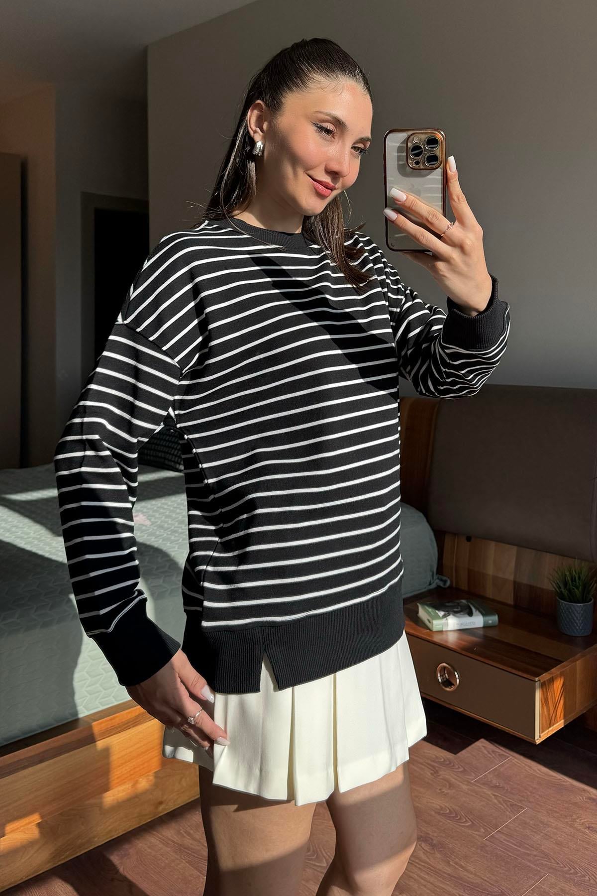 Siyah Bisiklet Yaka Çizgili Sweatshirt