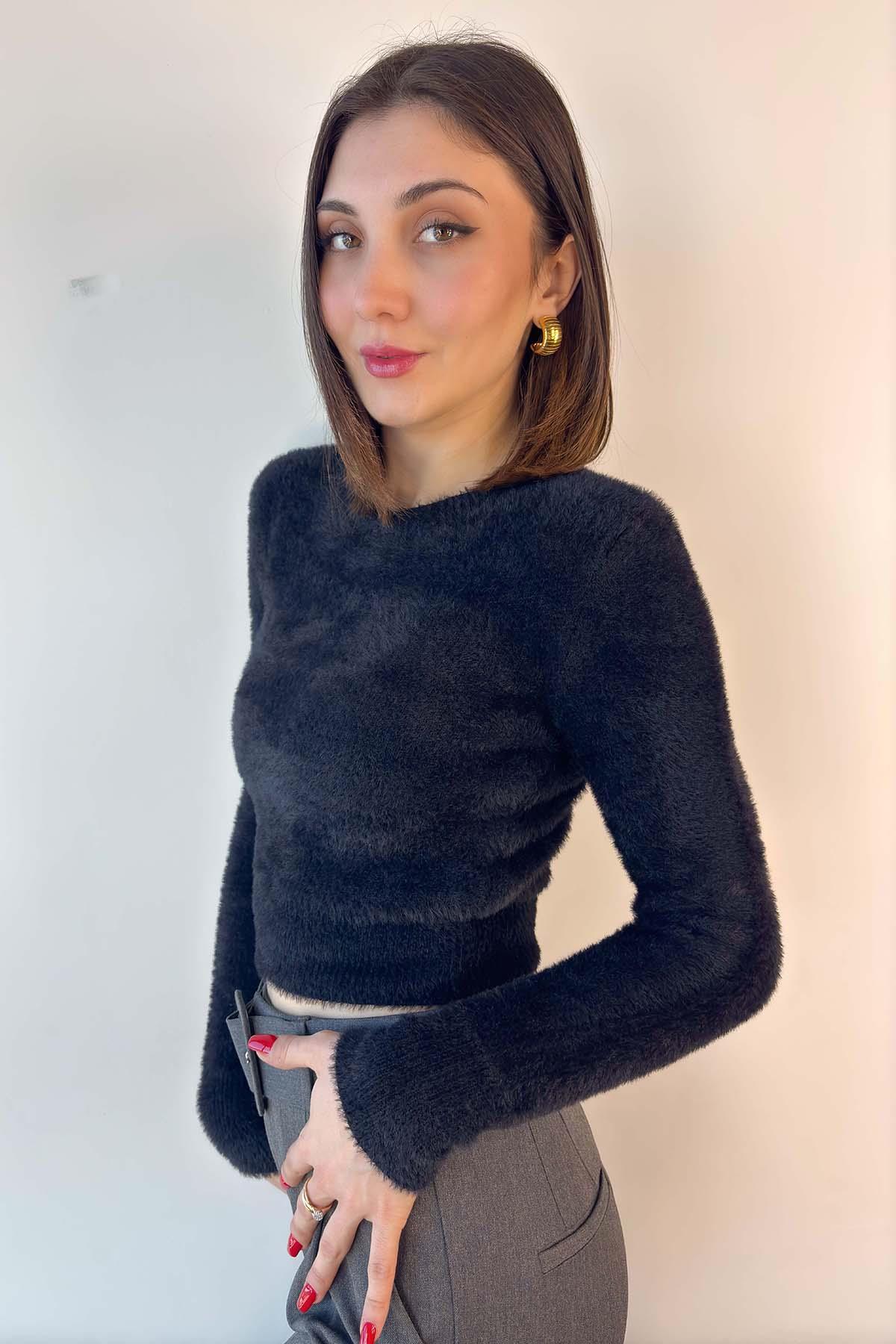 Siyah Bisiklet Yaka Yumoş Crop Kazak