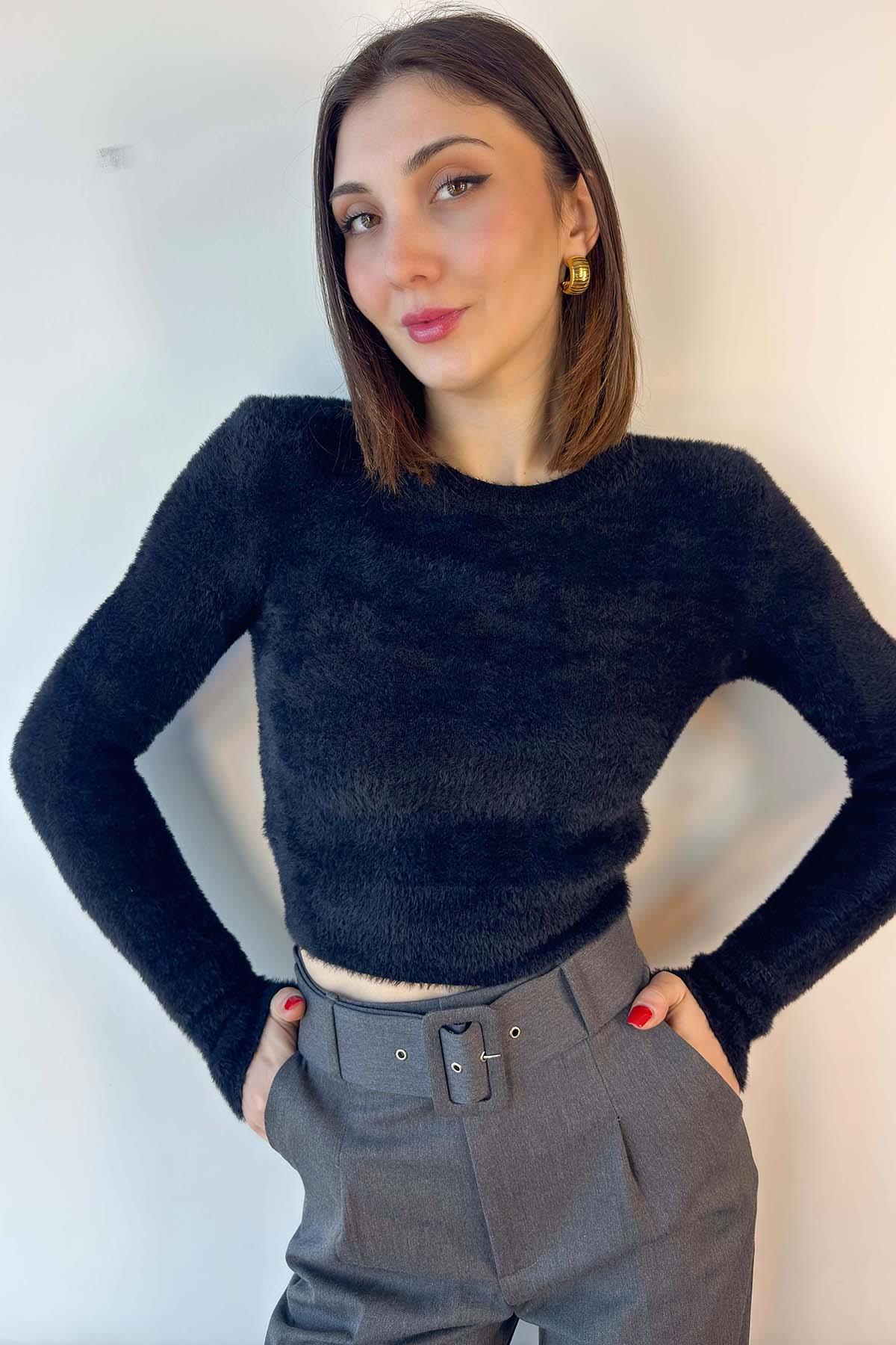 Siyah Bisiklet Yaka Yumoş Crop Kazak