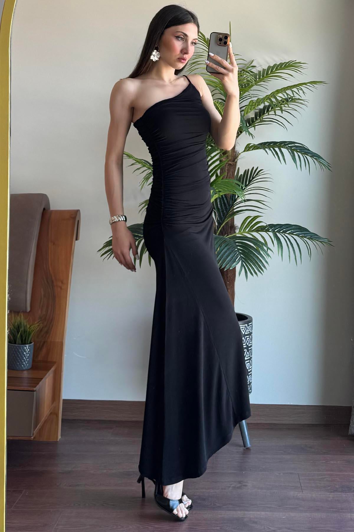 Siyah Drape Detaylı Tek Omuz Elbise