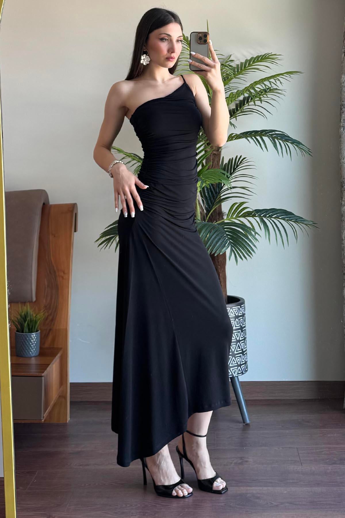 Siyah Drape Detaylı Tek Omuz Elbise