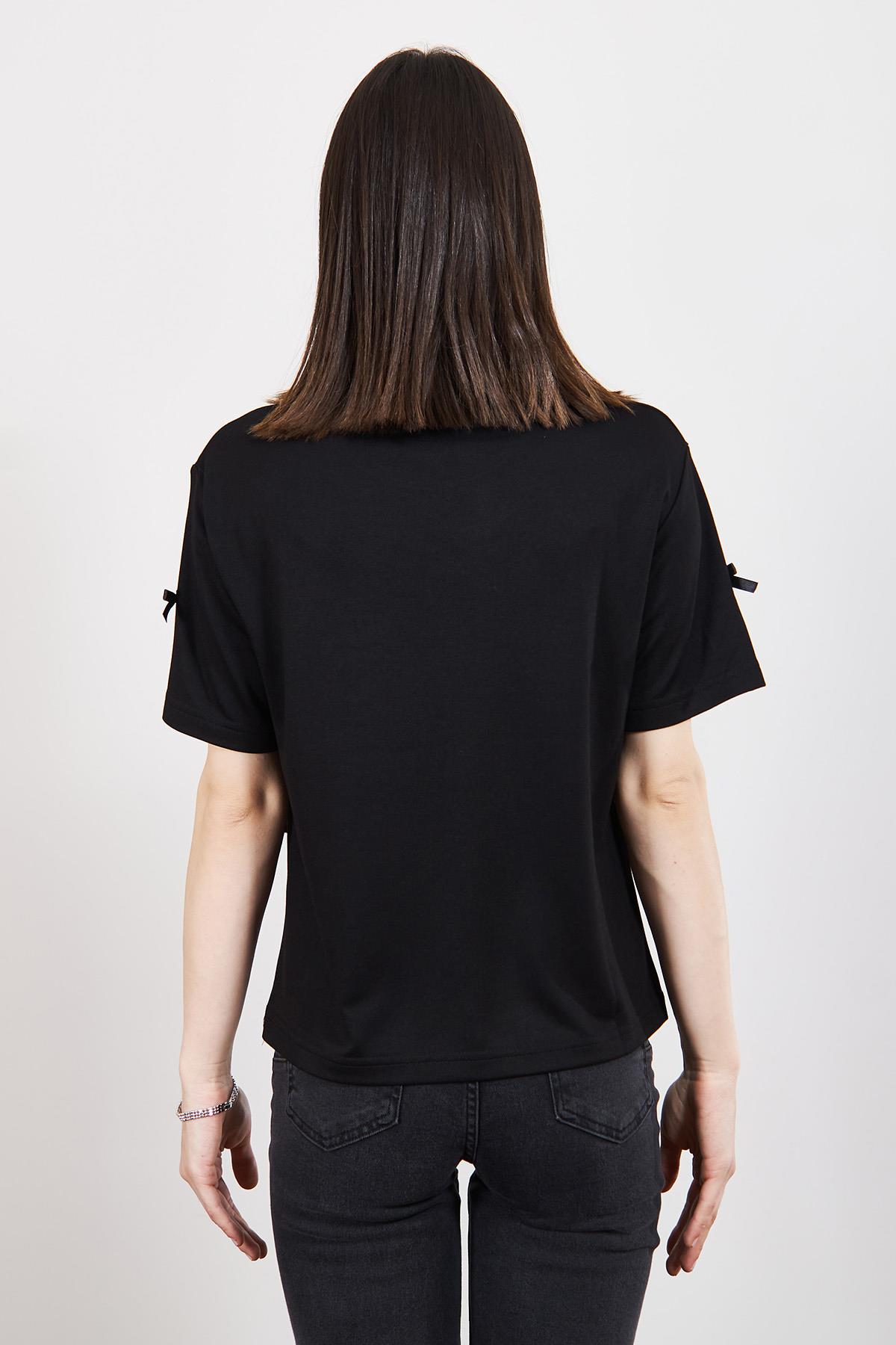Siyah Fiyonk Detaylı T Shirt