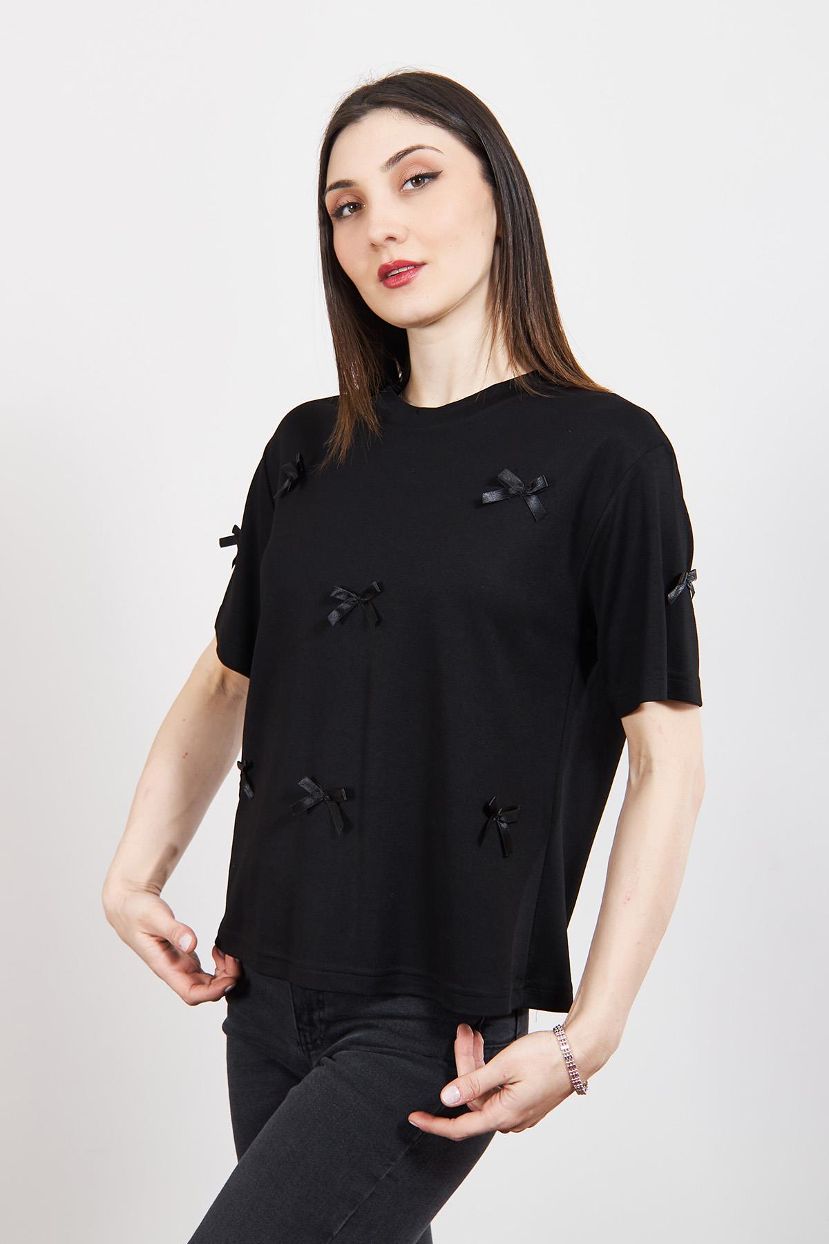 Siyah Fiyonk Detaylı T Shirt