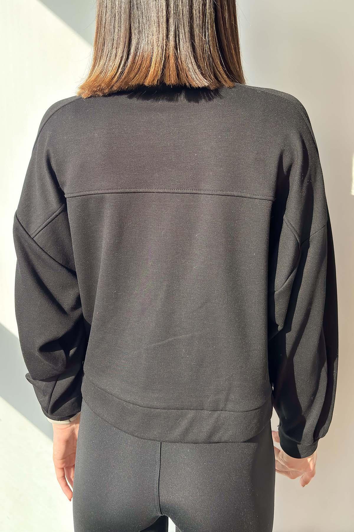 Siyah Kapak Cepli Çıtçıtlı Sweatshirt