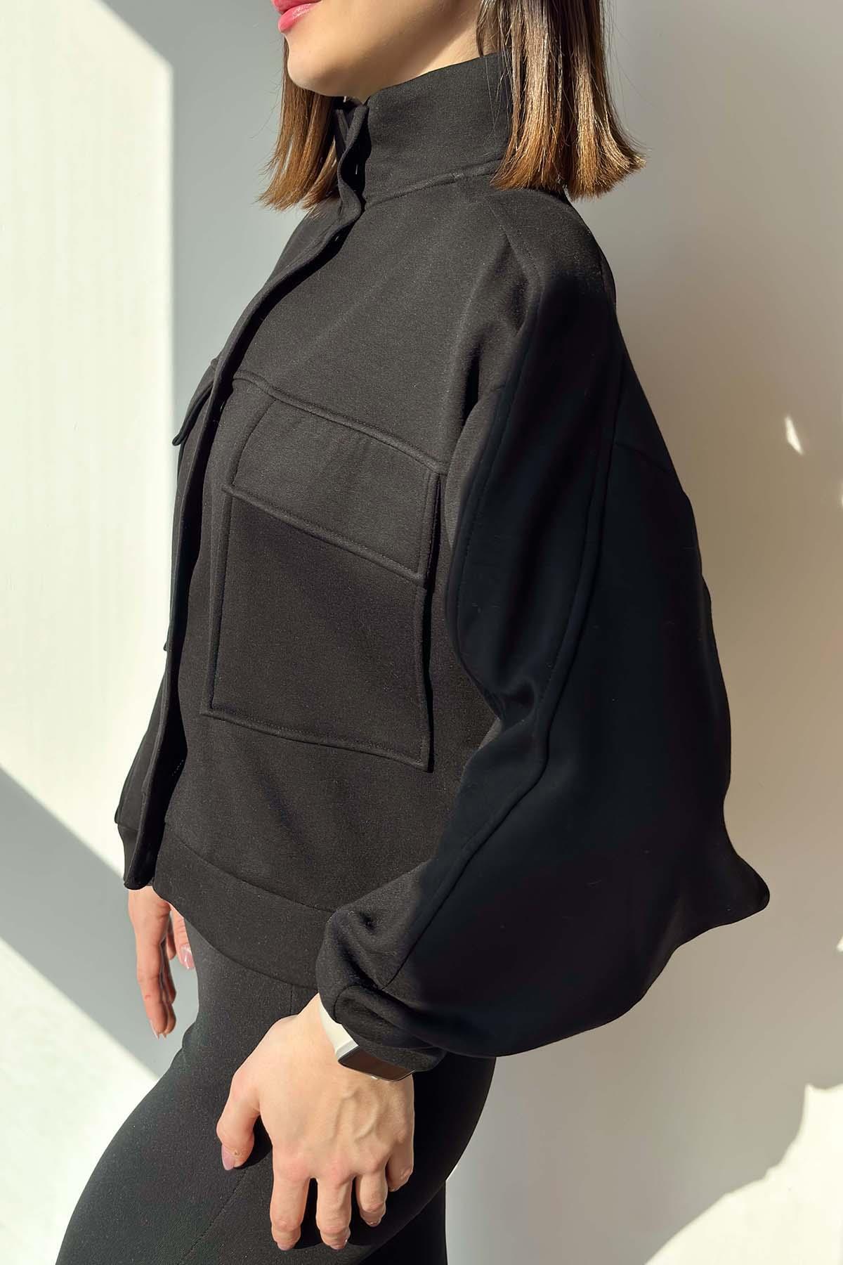 Siyah Kapak Cepli Çıtçıtlı Sweatshirt