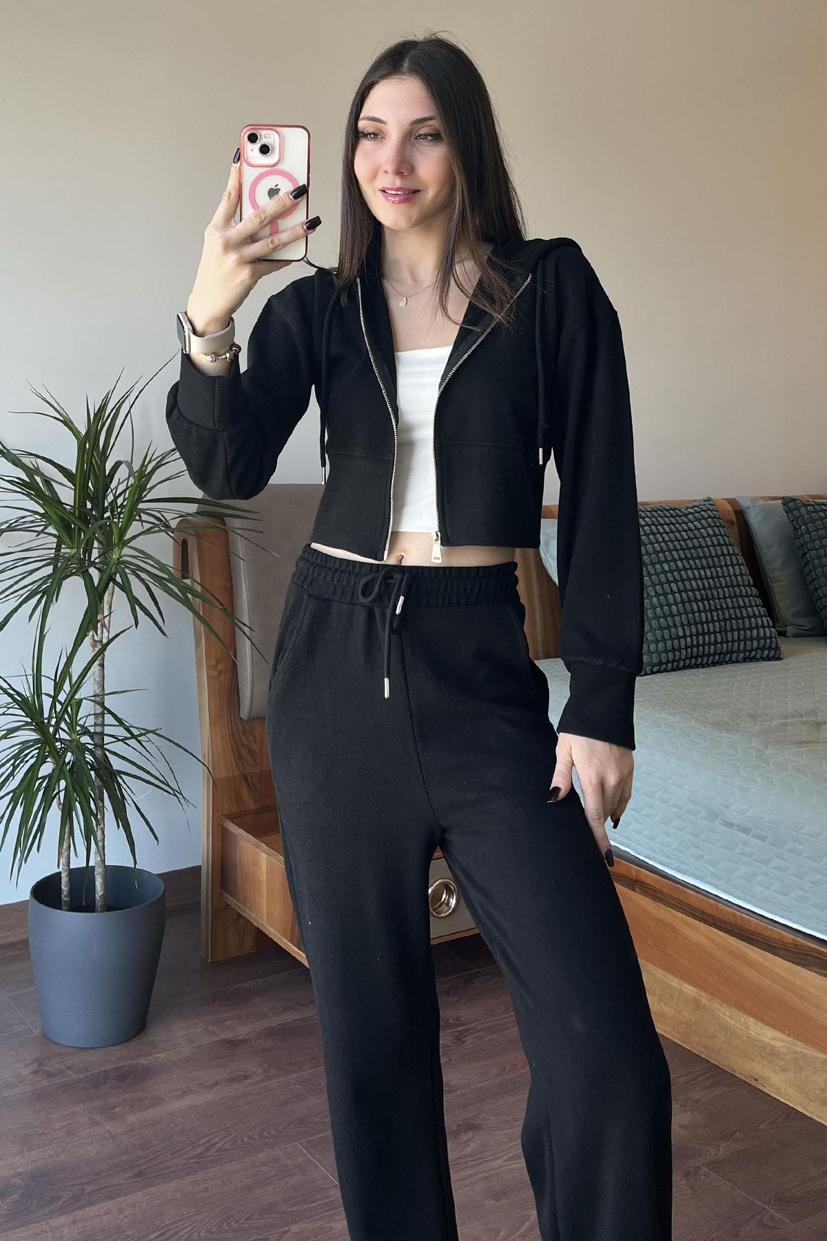 Siyah Kapüşon Detaylı Crop Ceketli Takım