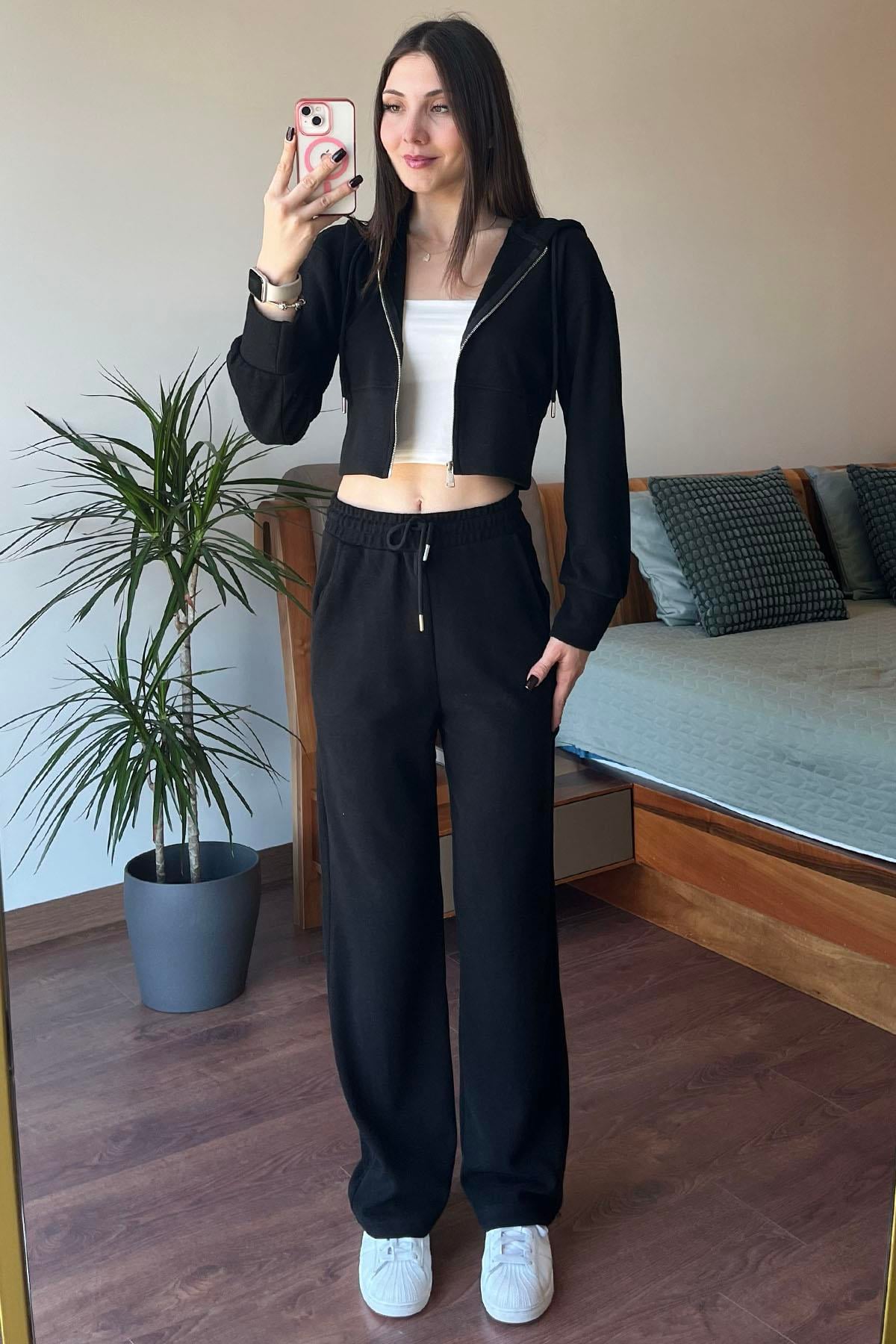 Siyah Kapüşon Detaylı Crop Ceketli Takım