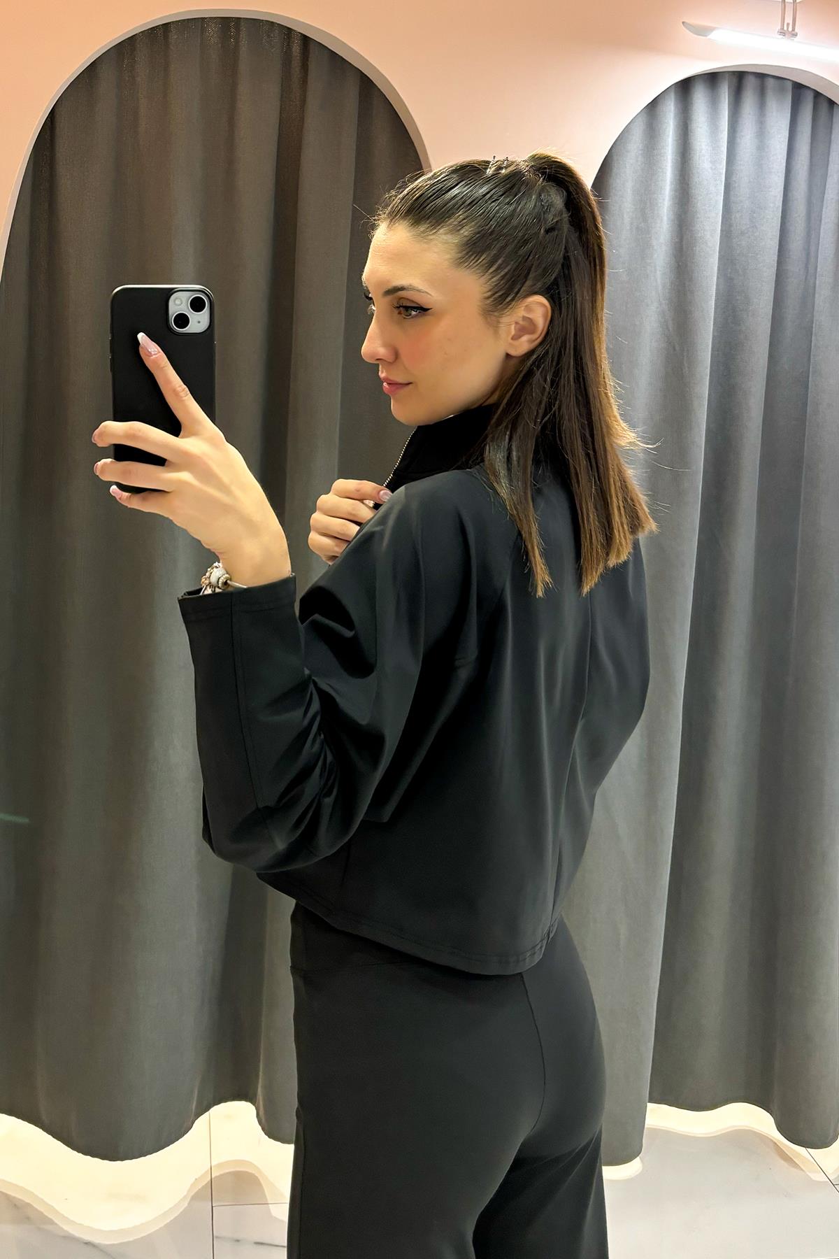 Siyah Kare Cepli Fermuarlı Sweatshirt