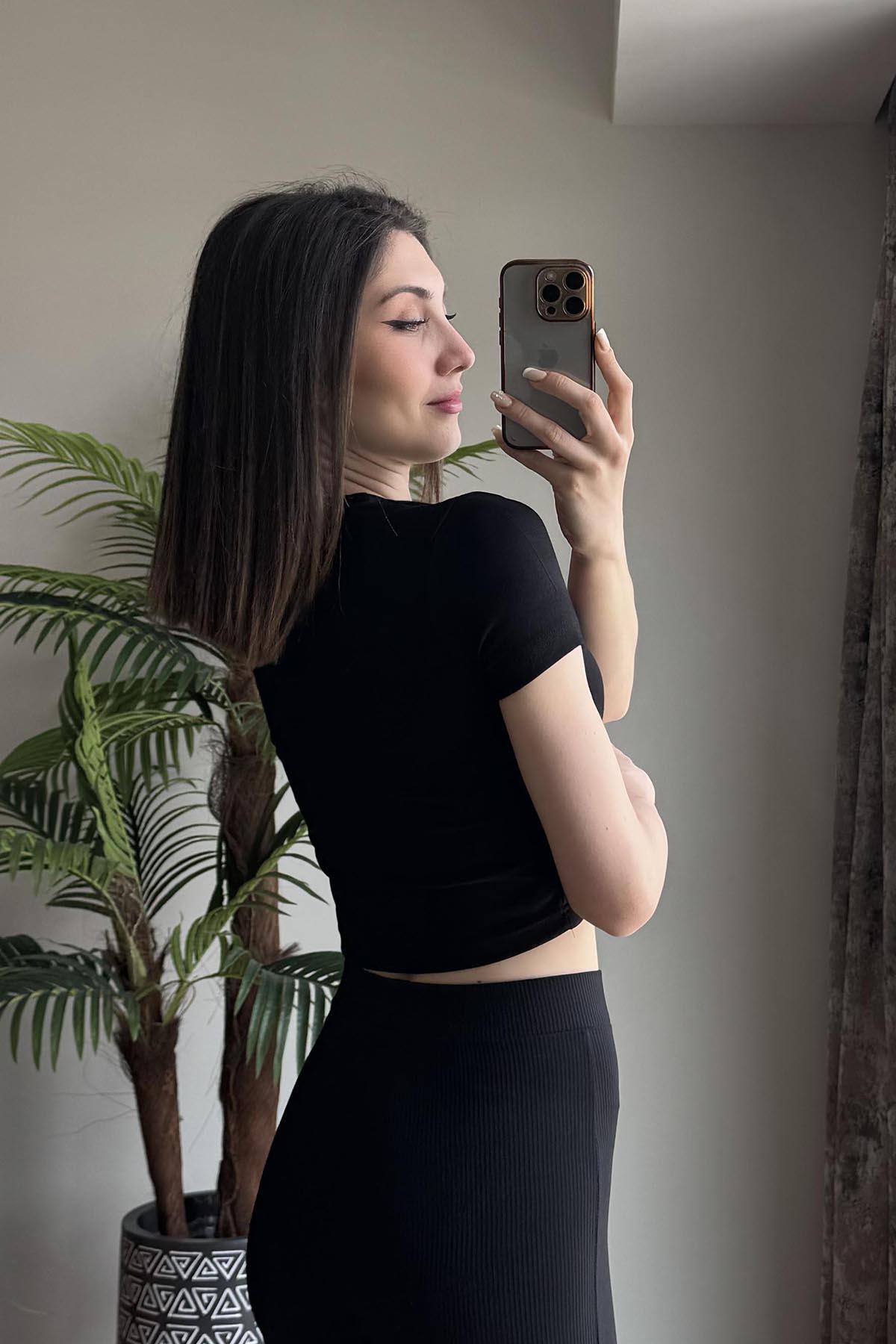 Siyah Kiraz Nakışlı Soft Touch Modal Kısakollu T Shirt