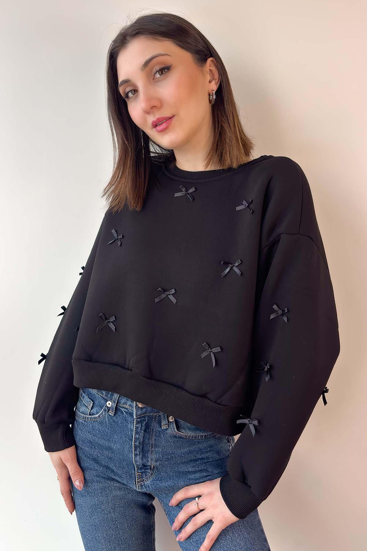 Siyah Kurdele Detaylı Pinterest Crop Sweatshirt