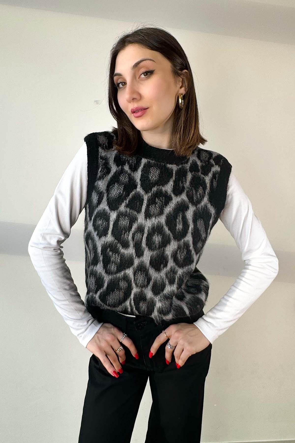 Siyah Leopar Desen İpek Süveter