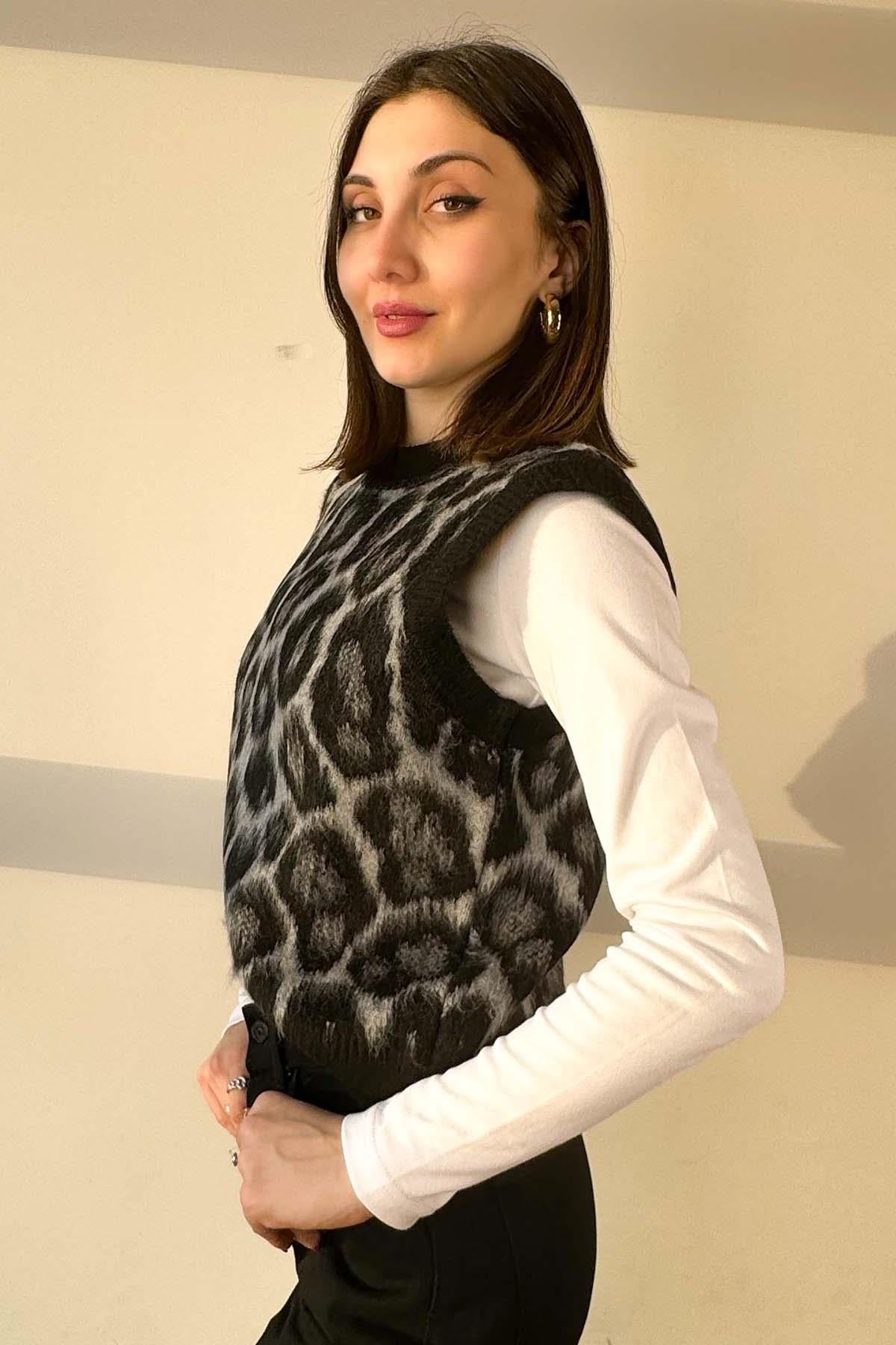 Siyah Leopar Desen İpek Süveter