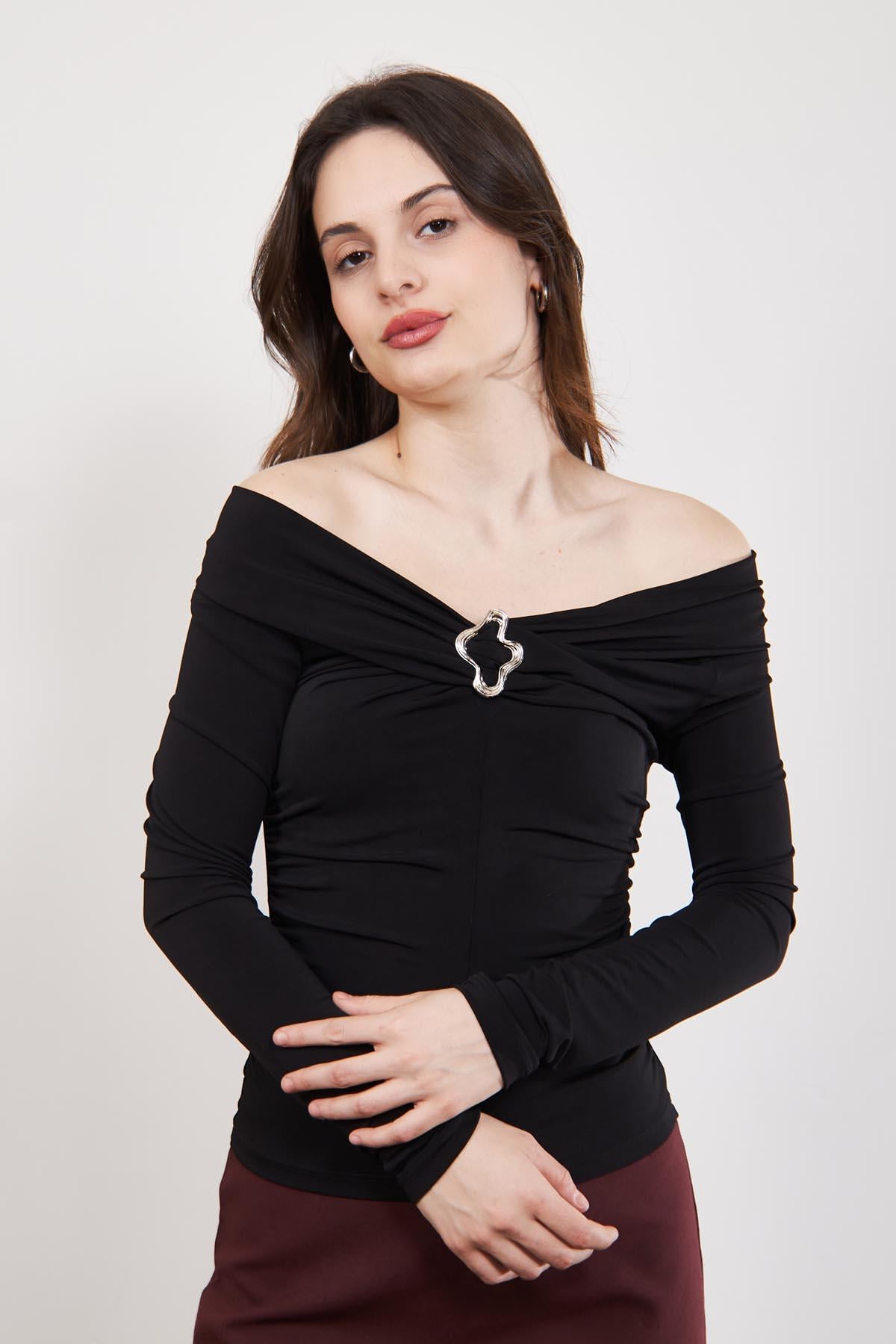 Siyah Metal Toka Detaylı Bluz