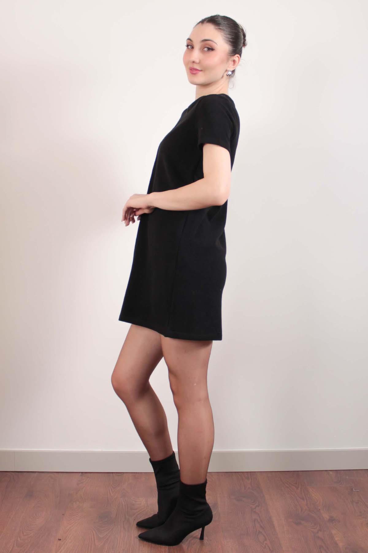 Siyah Önü Dikişli Triko Elbise