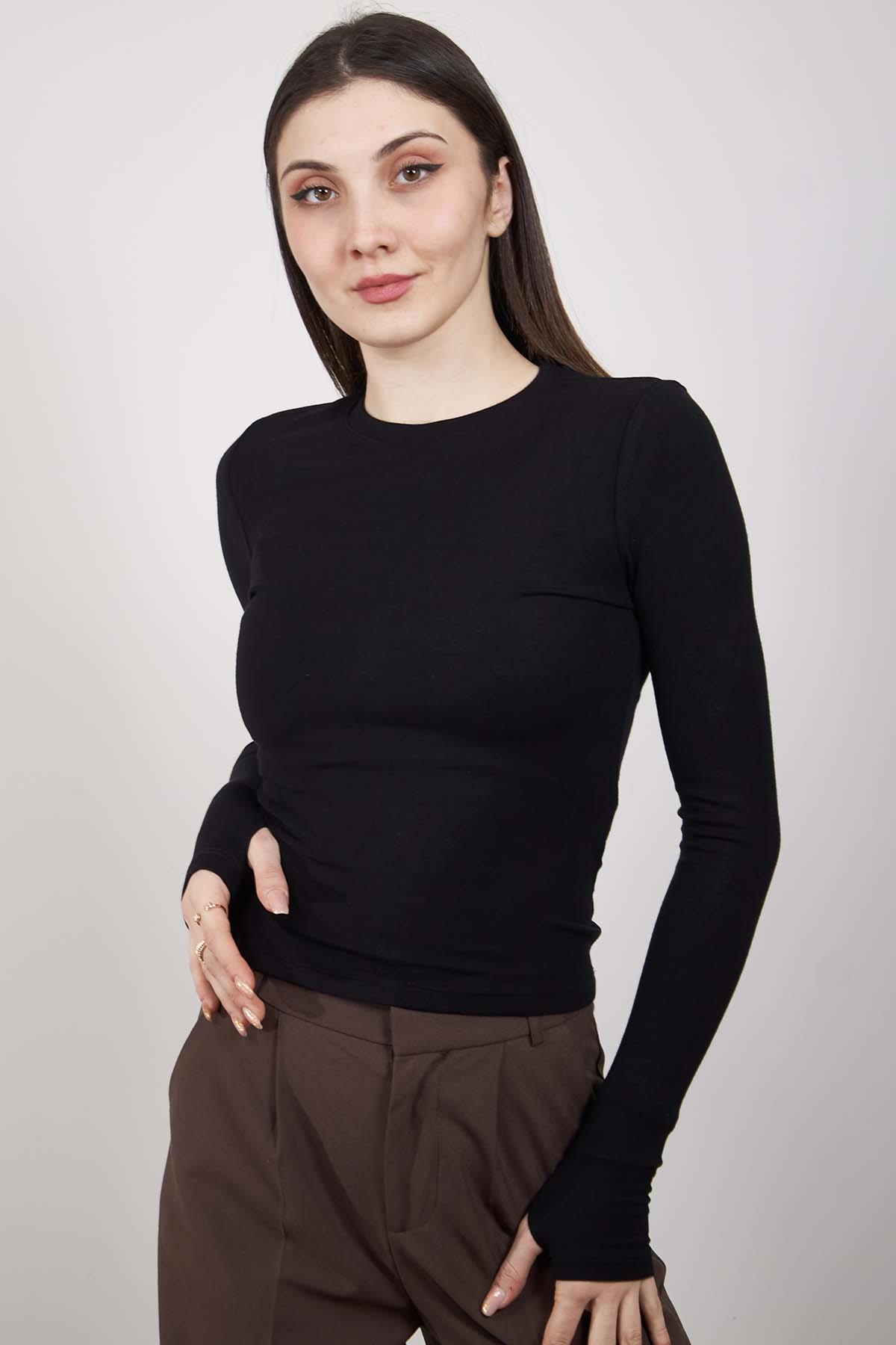 Siyah Parmak Geçmeli Uzunkollu Body