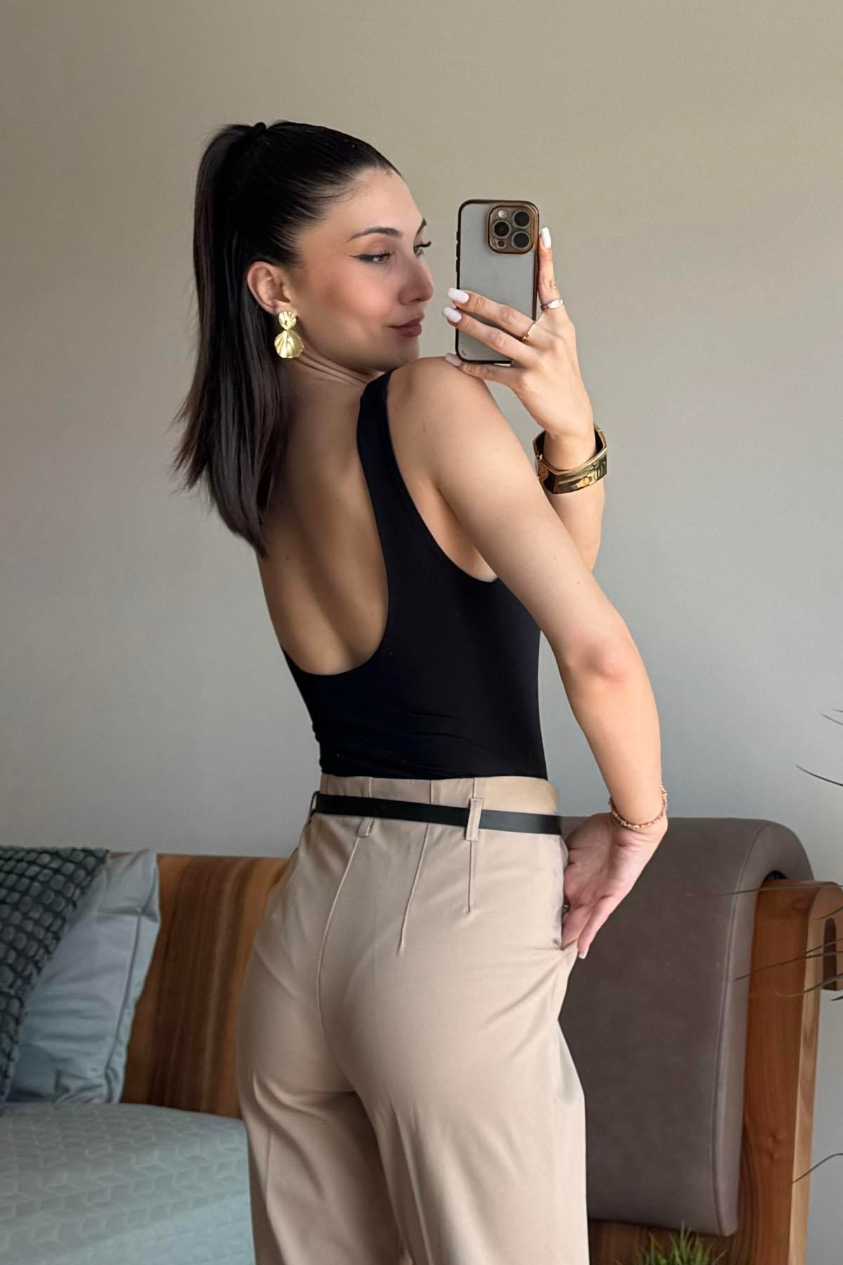 Siyah Sırt Dekolteli Bluz