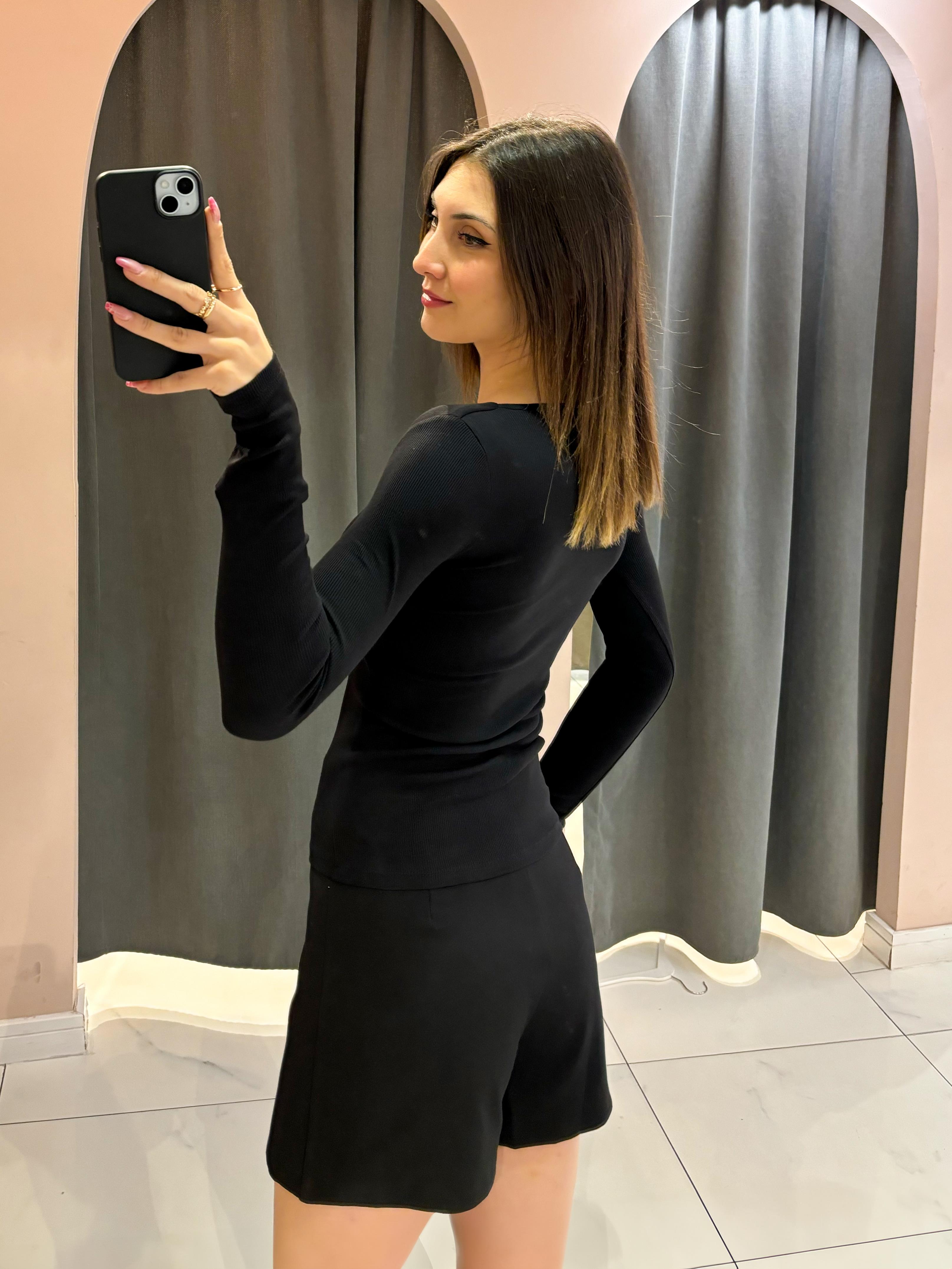 Siyah V Demirli Uzunkollu Body