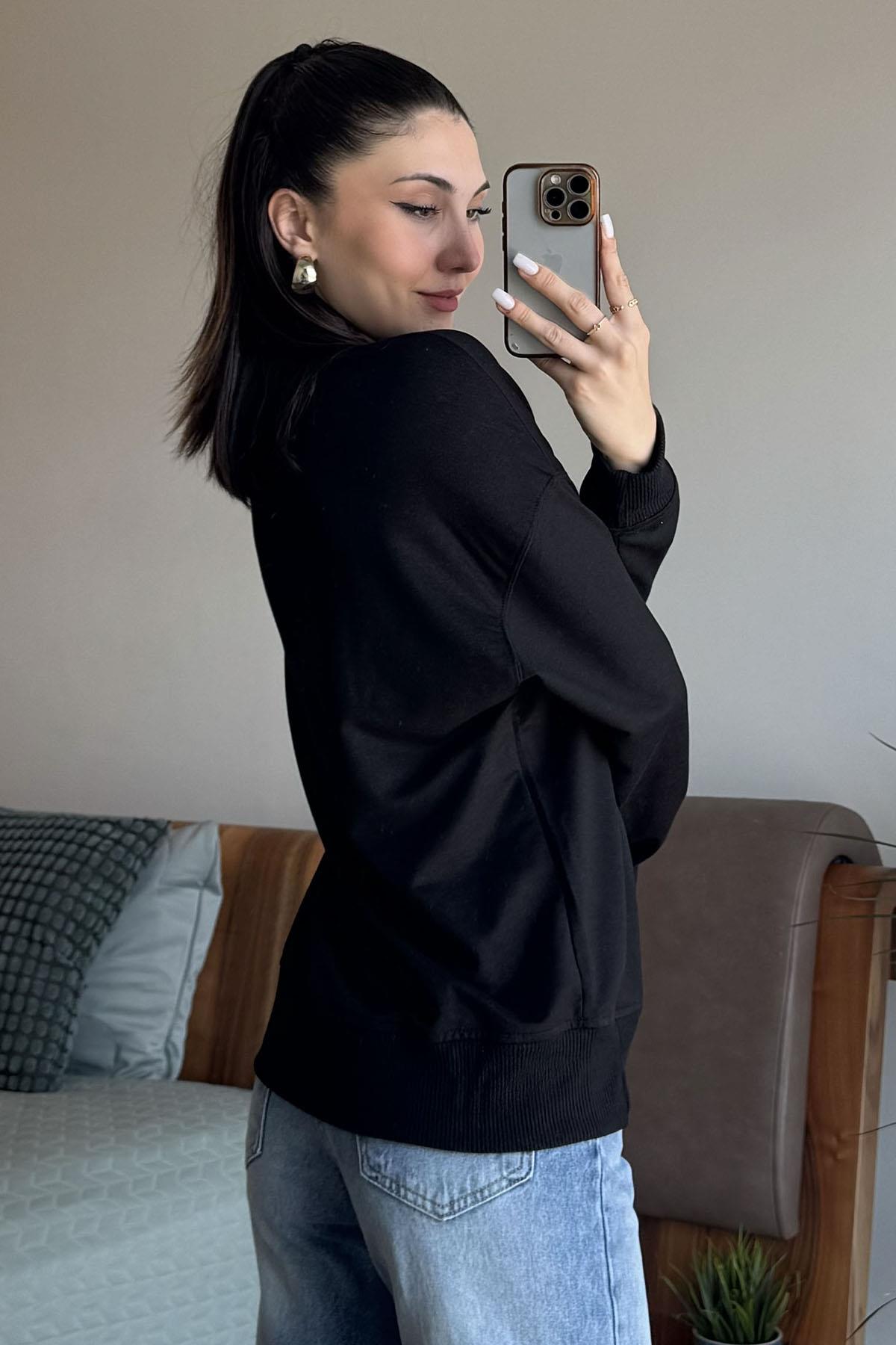 Siyah Yakası ve Kolları Ribanalı Basic Sweatshirt
