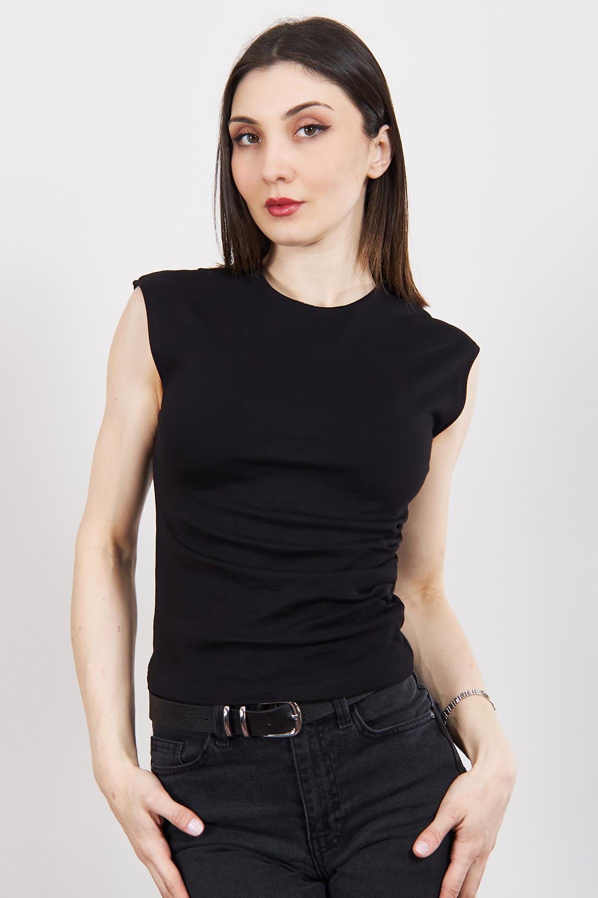 Siyah Yanı Büzgülü T Shirt