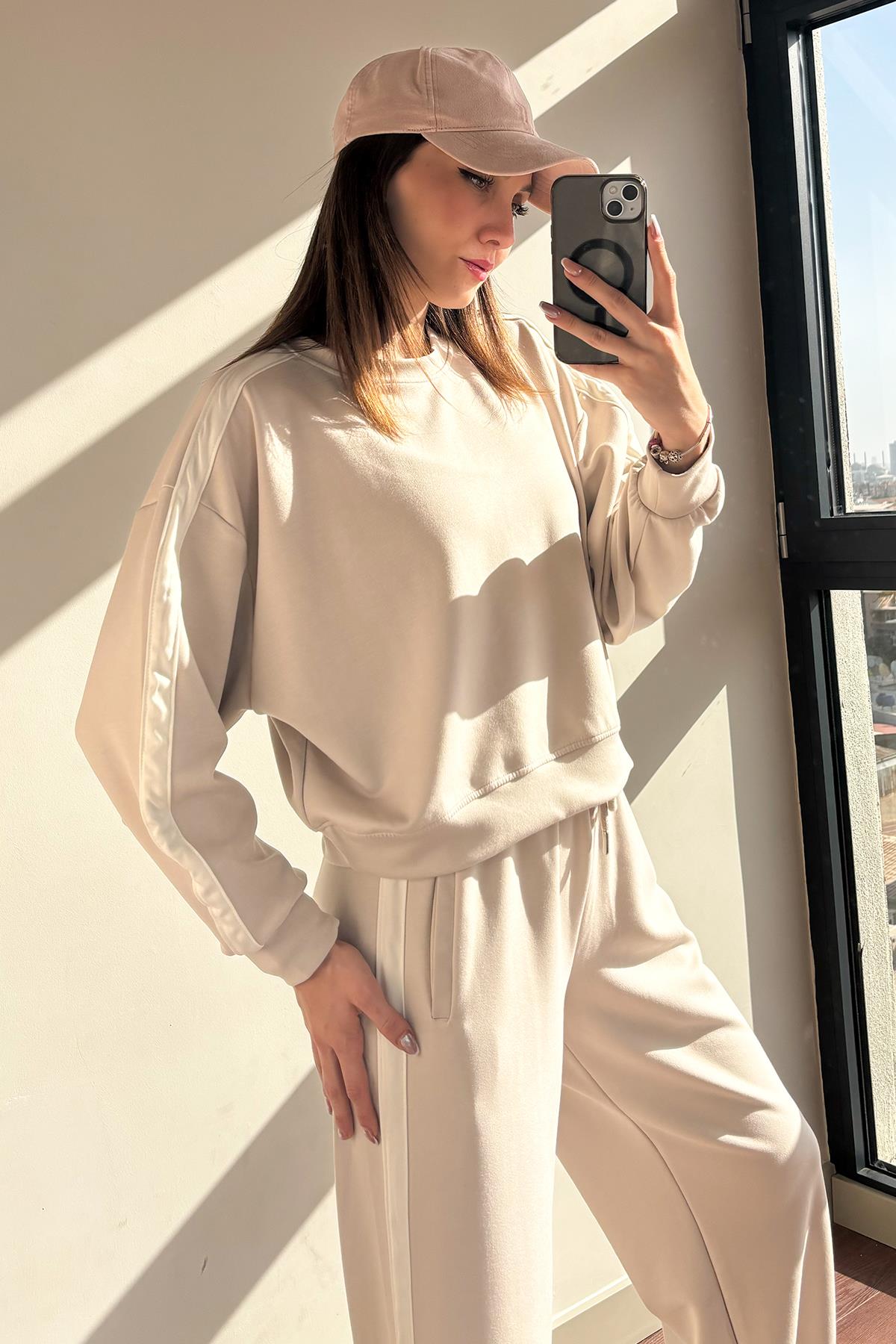 Taş Şeritli Pantolon Sweatshirt Takım