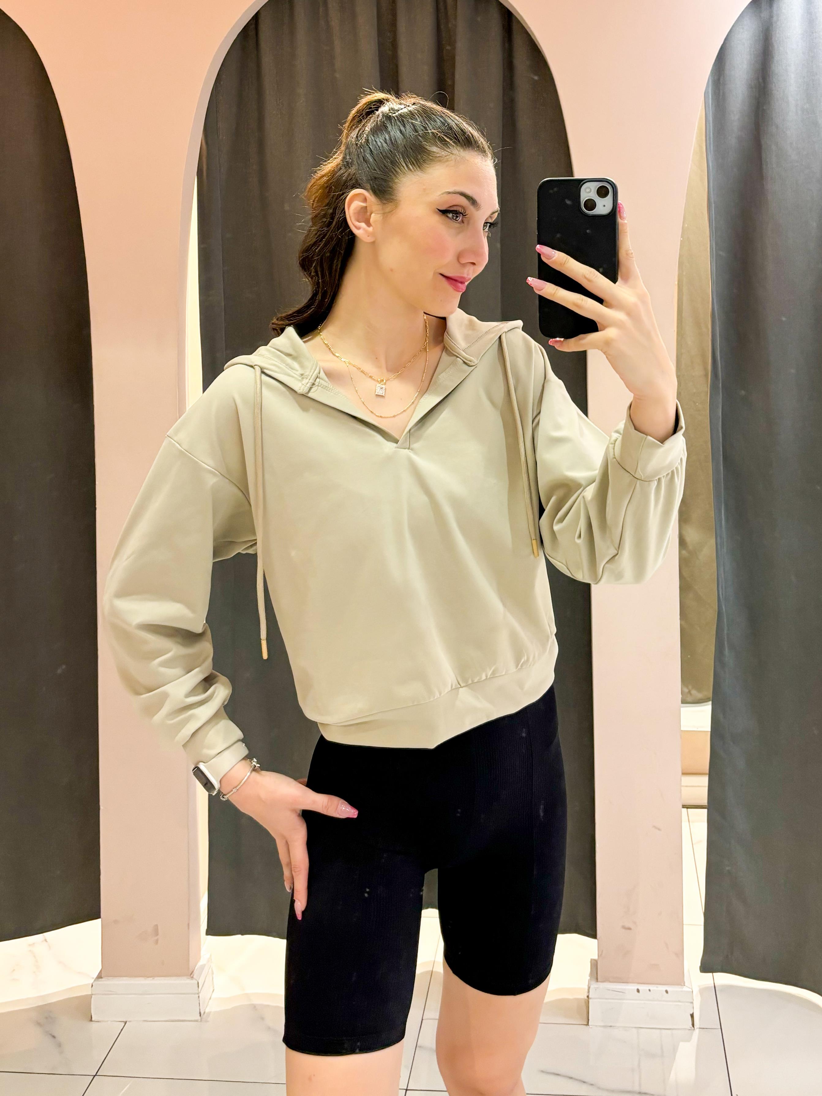 Taş V Yaka Kapüşonlu Sweatshirt