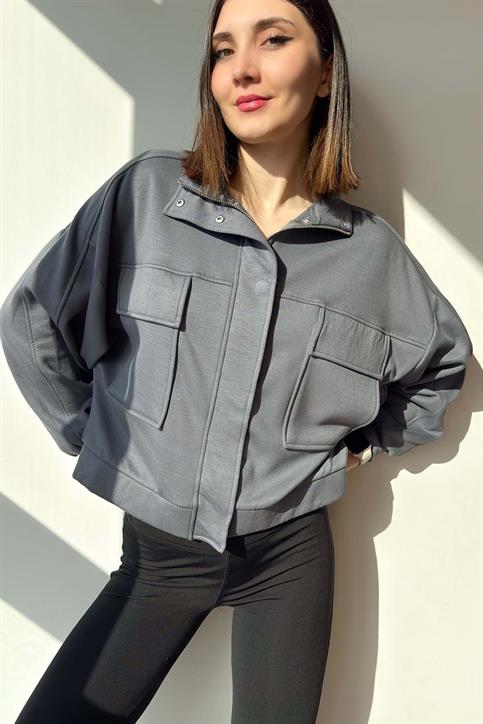 Antrasit Kapak Cepli Çıtçıtlı Sweatshirt